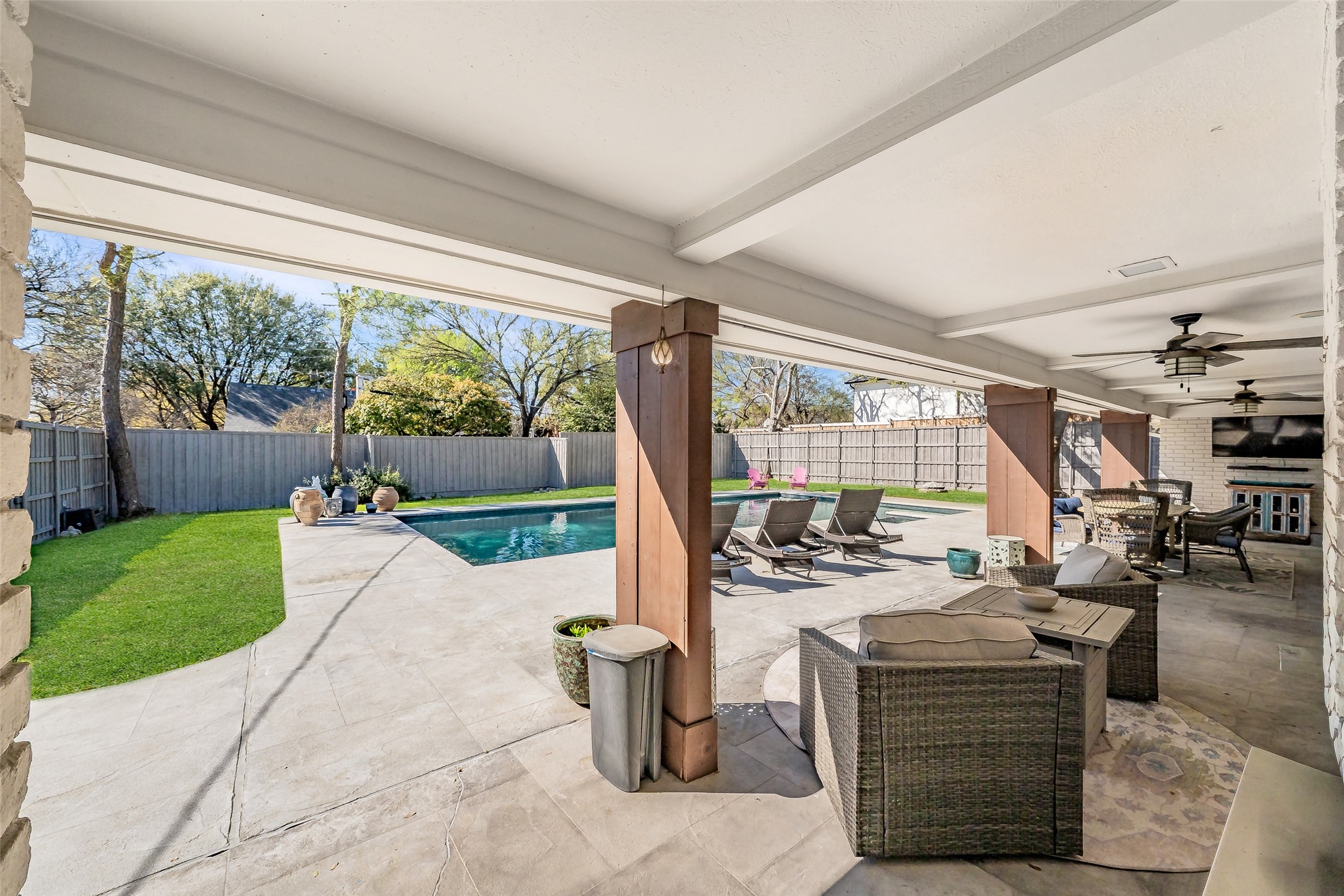 3796 Vinecrest Drive Dallas TX 75229