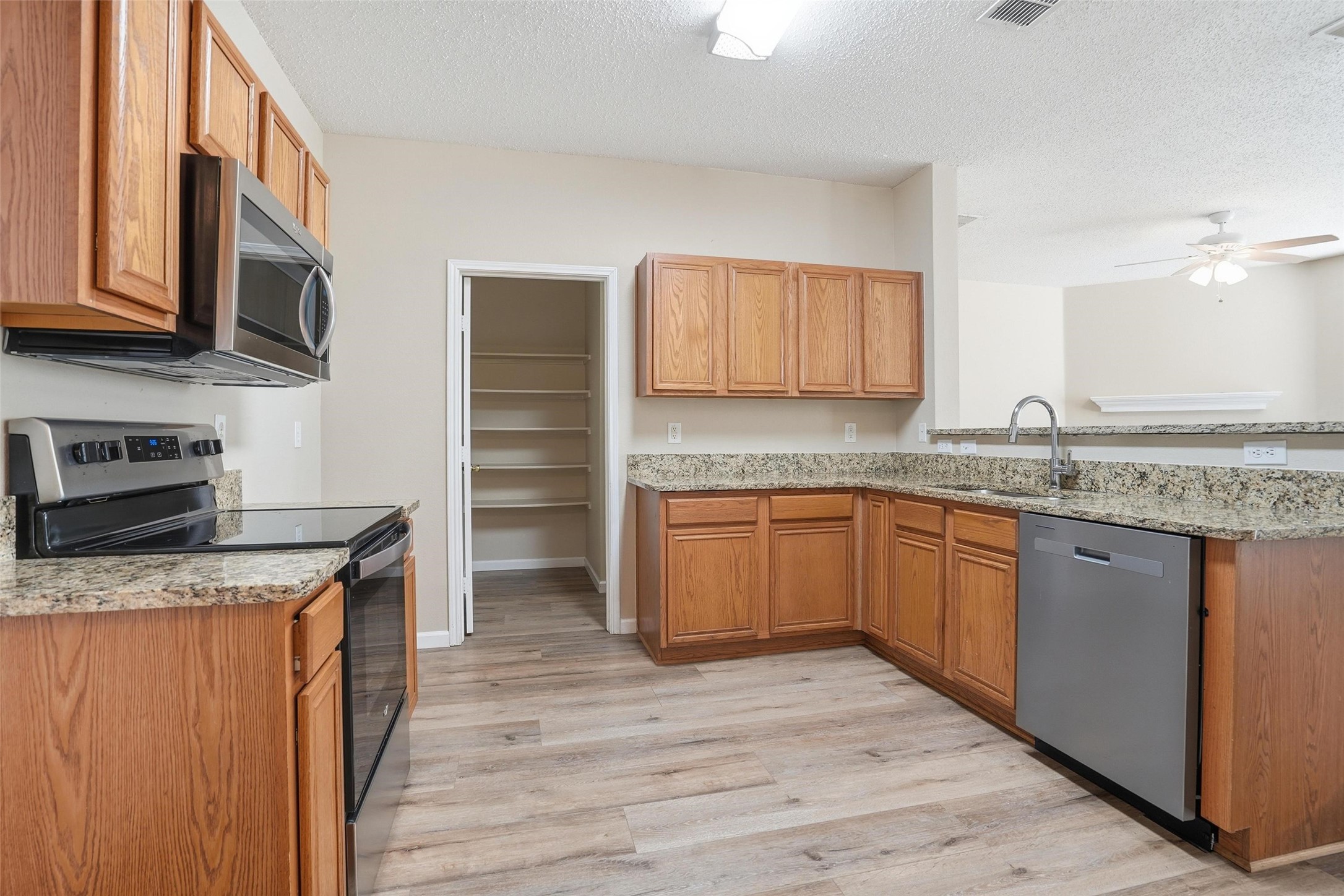 213 Beechgrove Terrace Fort Worth TX 76140