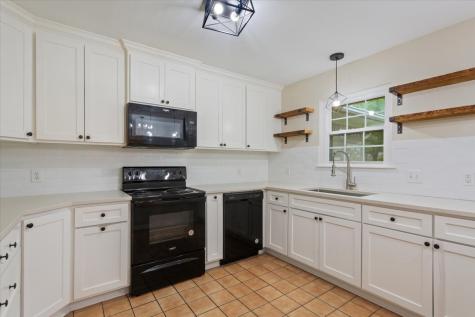 1004 Tillamook Street Hewitt TX 76643