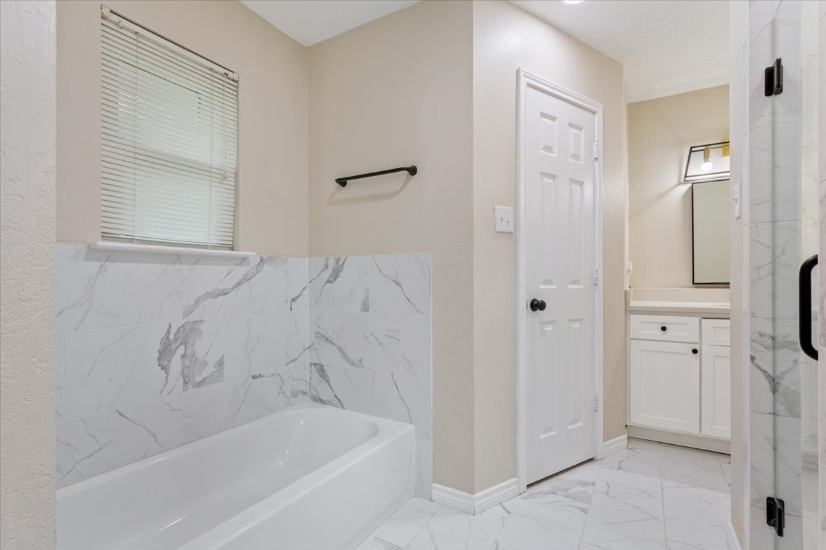 1004 Tillamook Street Hewitt TX 76643