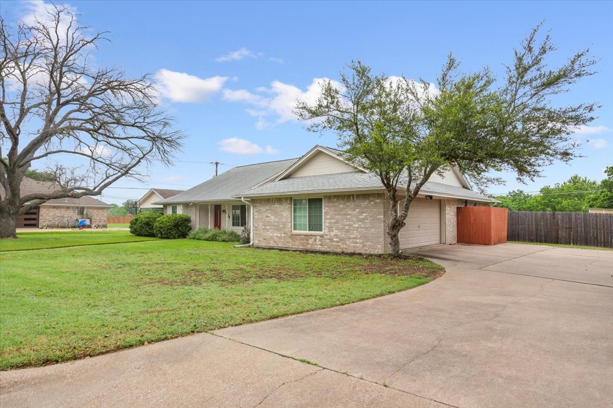 1004 Tillamook Street Hewitt TX 76643