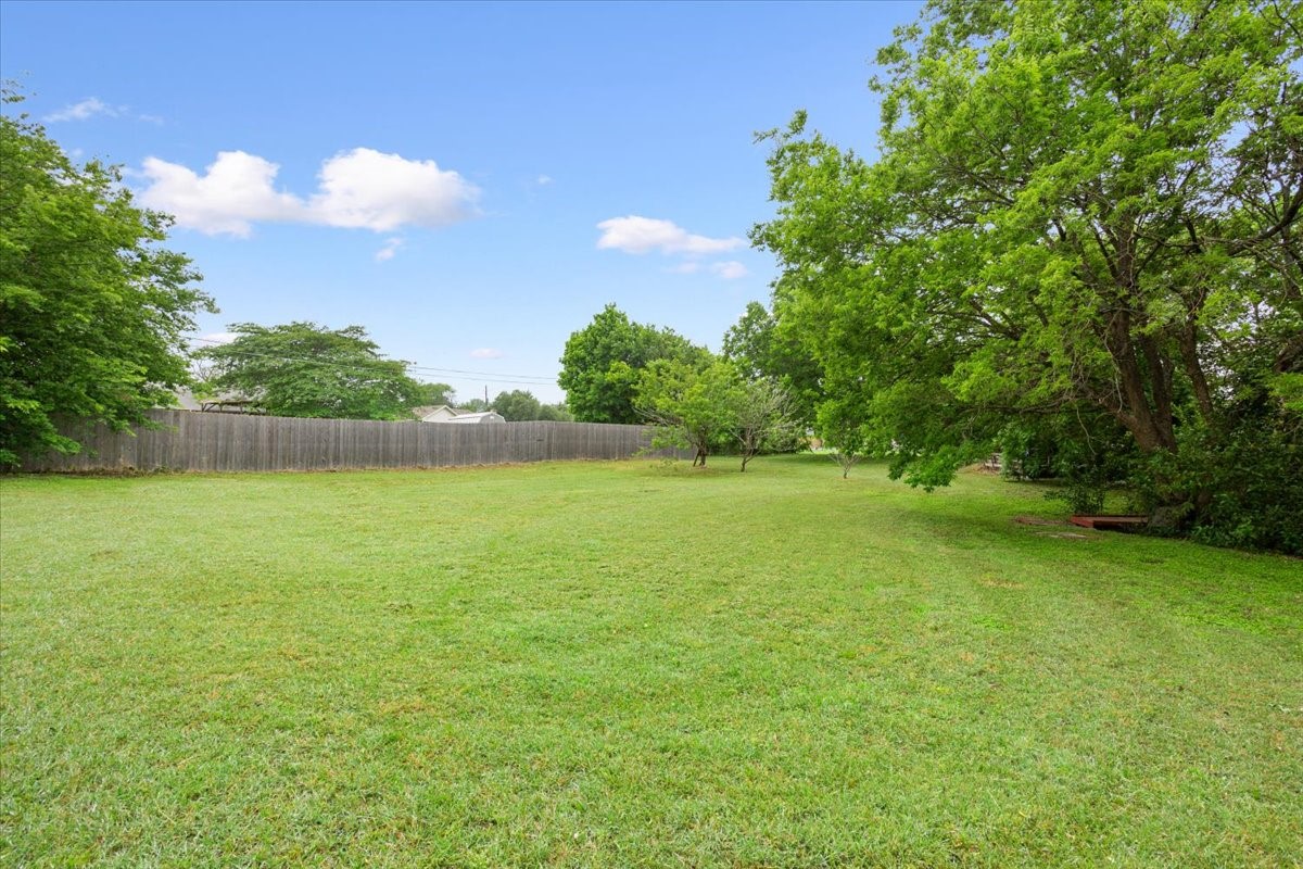 1004 Tillamook Street Hewitt TX 76643
