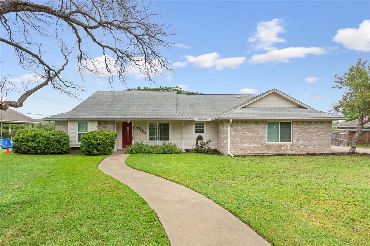 1004 Tillamook Street Hewitt TX 76643