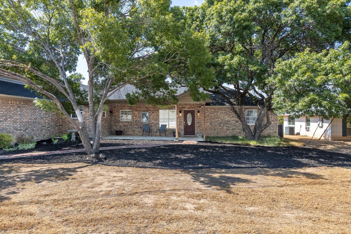 506 Crestwood Drive Granbury TX 76048