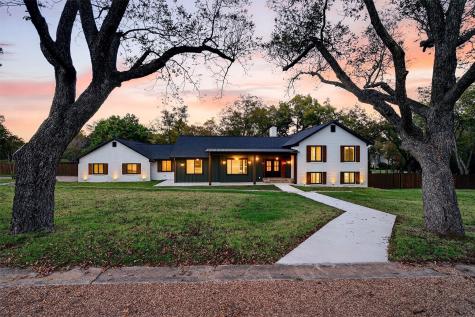 1 River Hills Drive Denison TX 75020