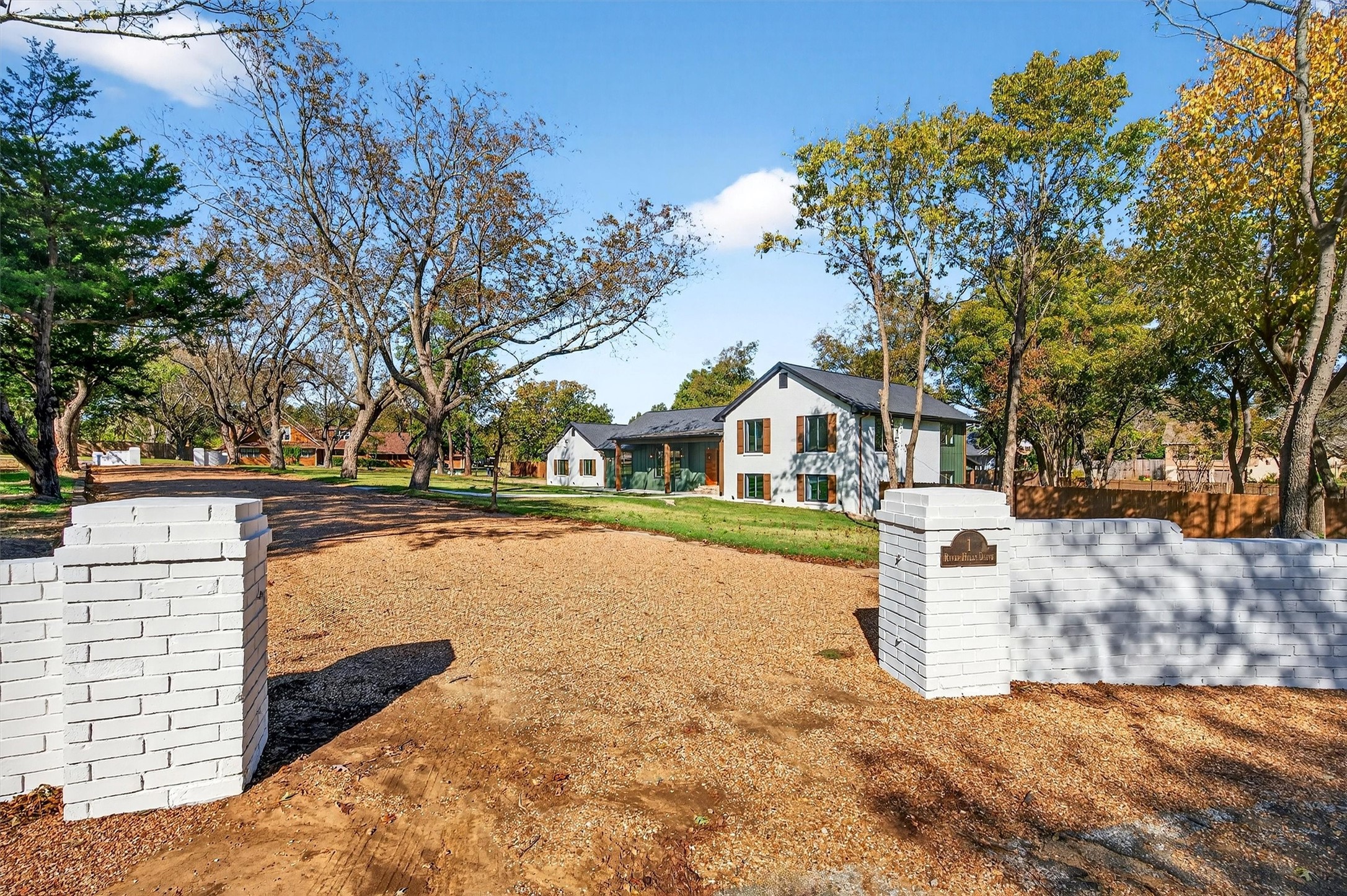 1 River Hills Drive Denison TX 75020