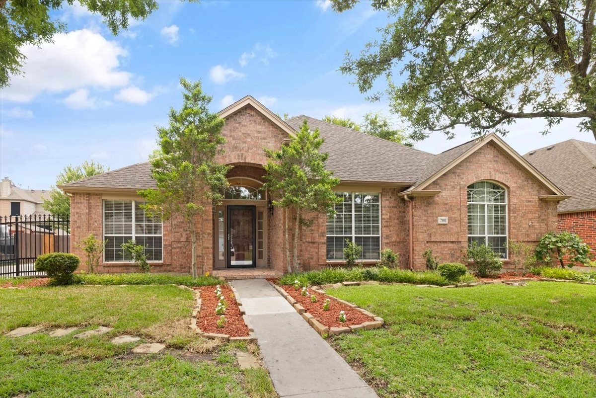 708 Saint Robby Drive Mansfield TX 76063
