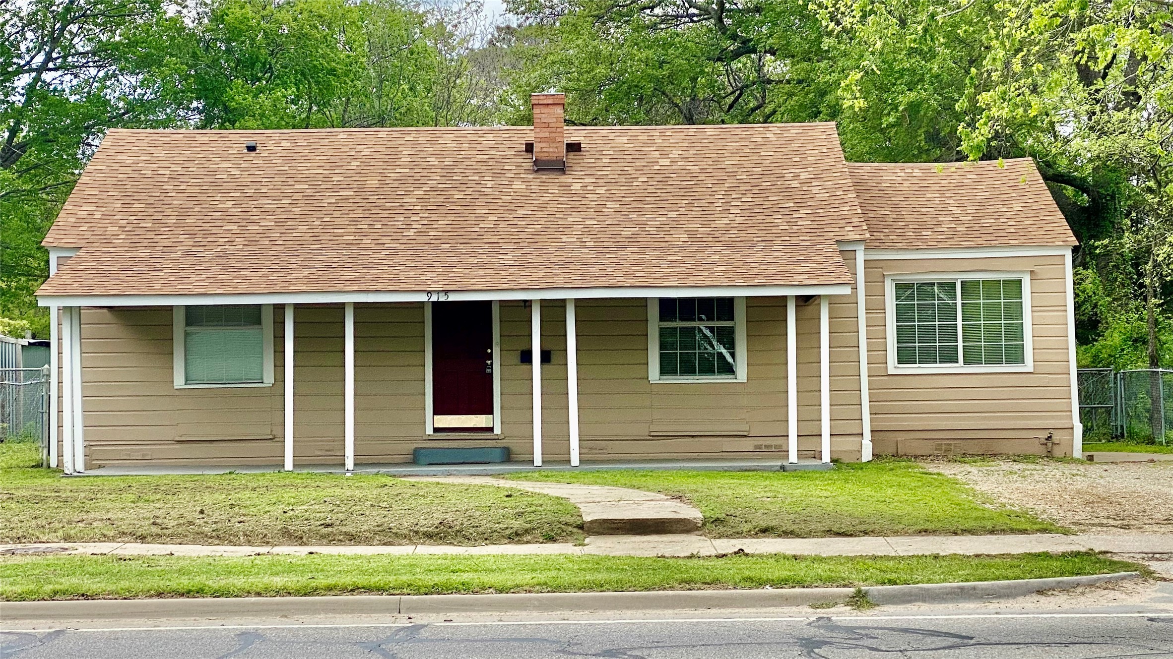 915 N Virginia Street Terrell TX 75160