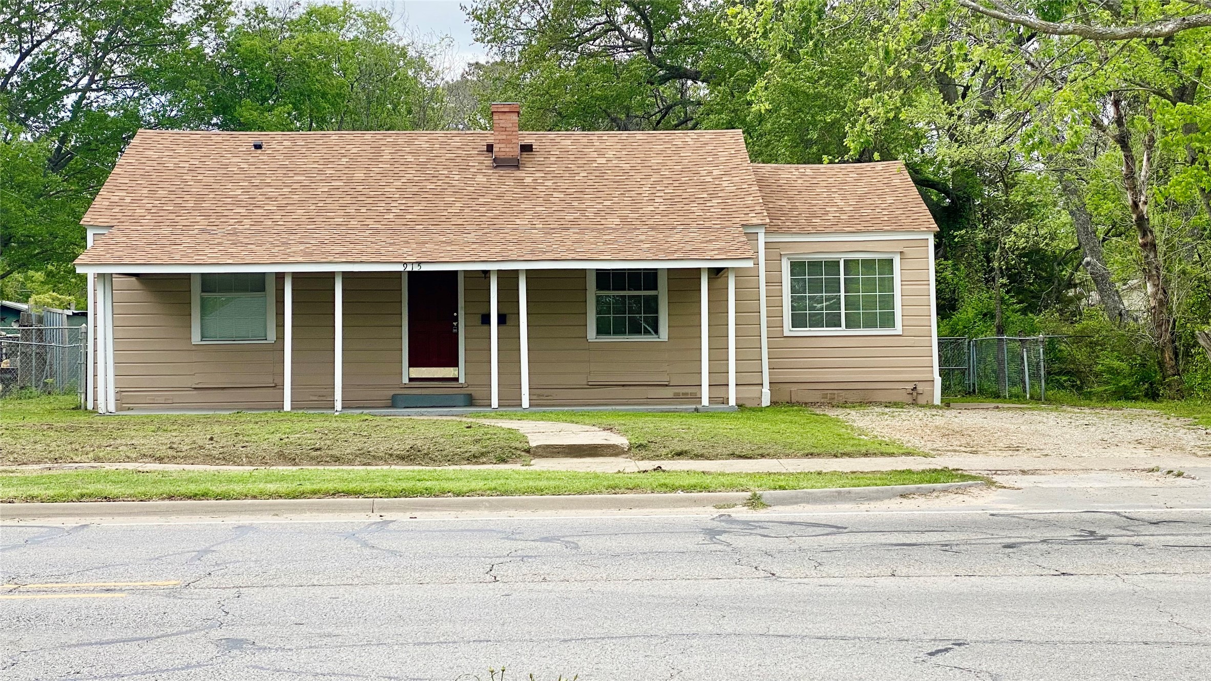 915 N Virginia Street Terrell TX 75160