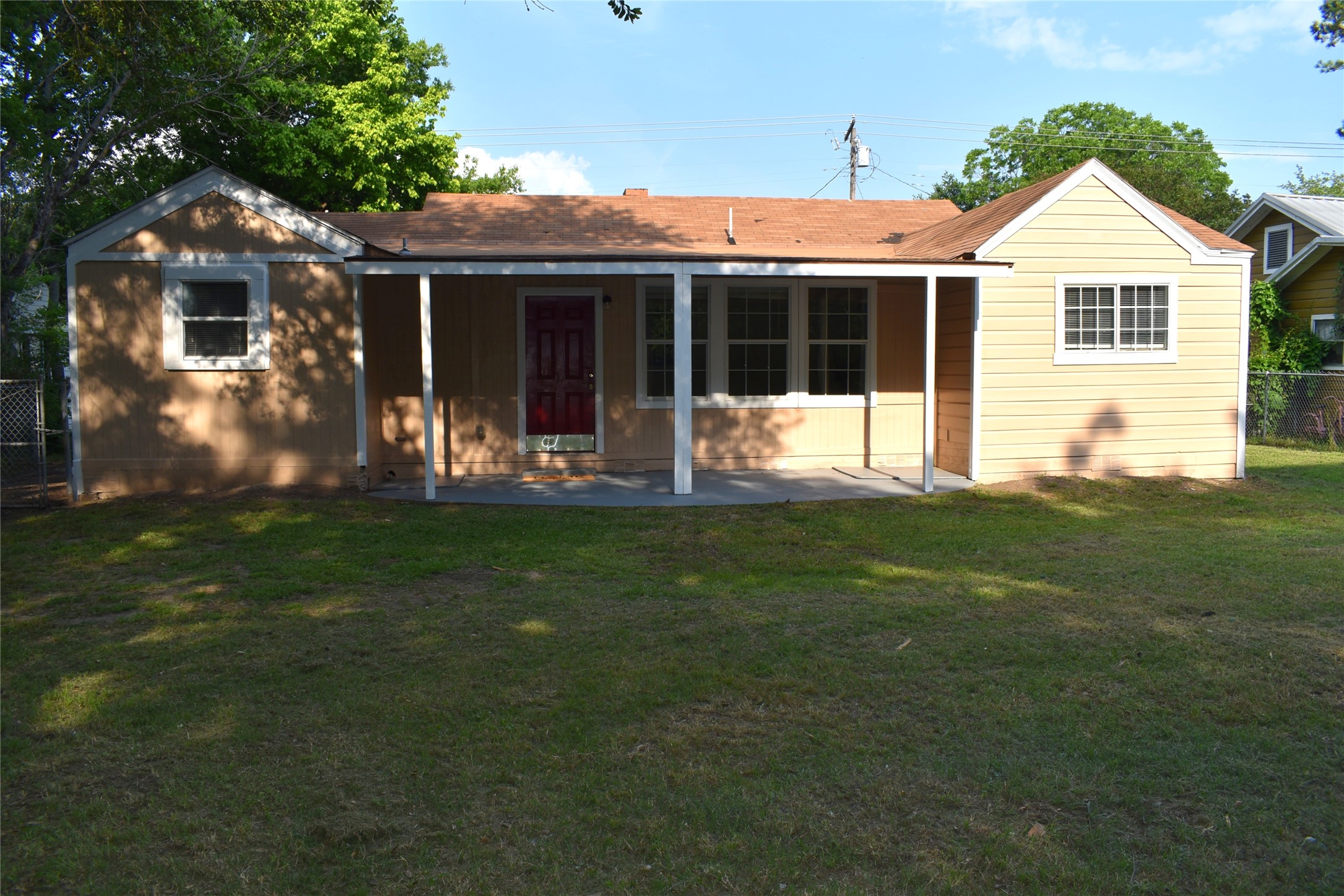 915 N Virginia Street Terrell TX 75160