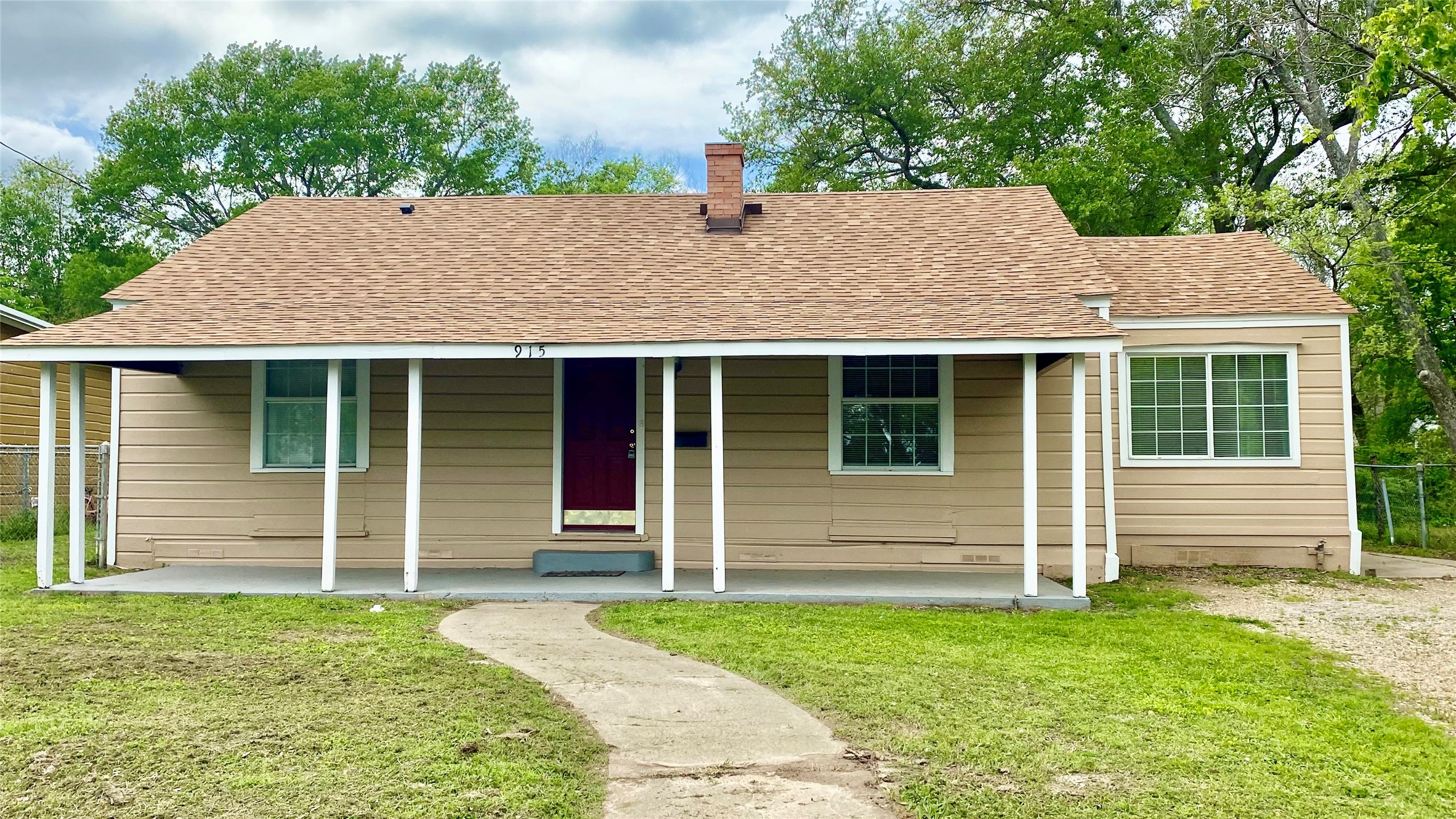 915 N Virginia Street Terrell TX 75160