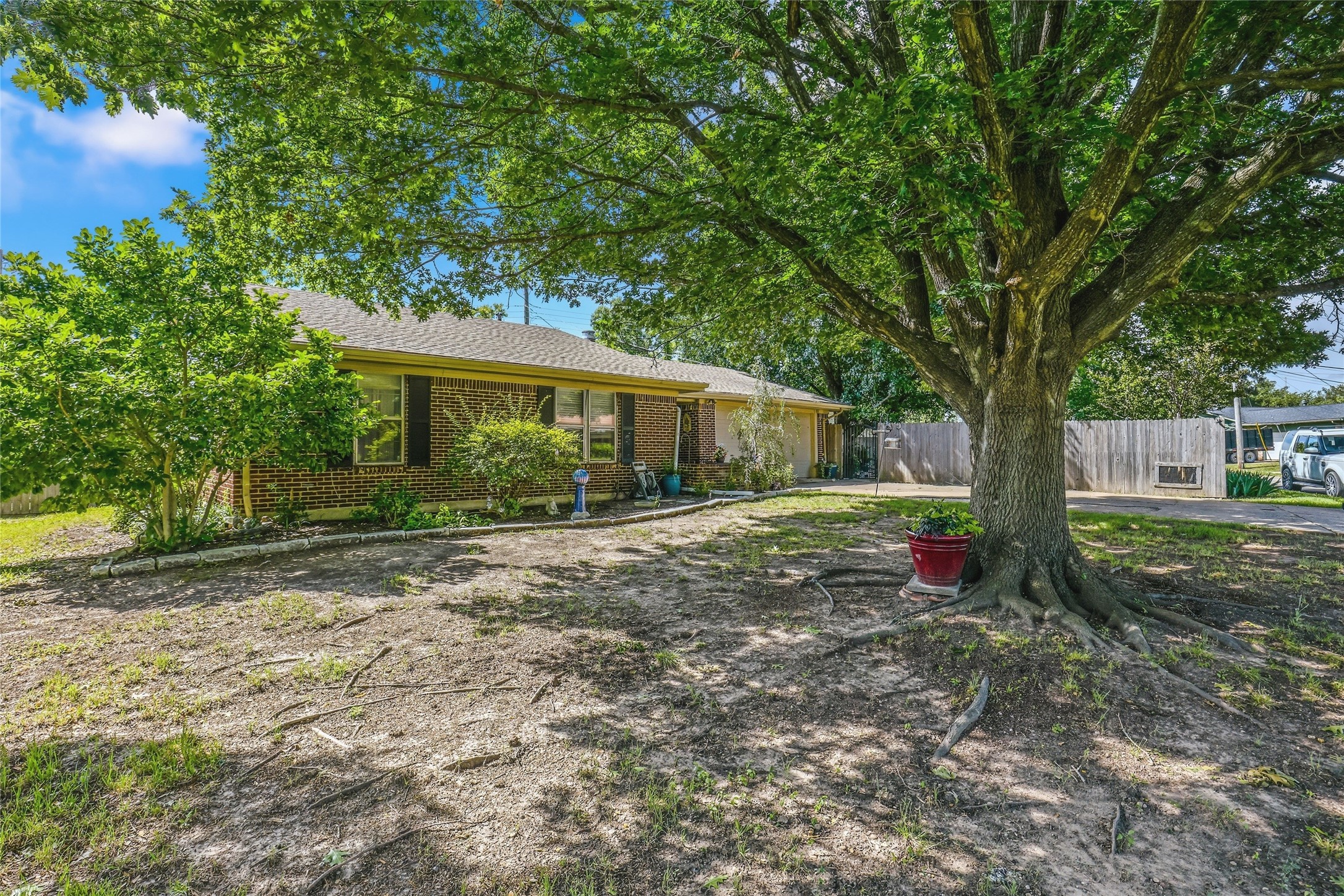 5303 Hilltop Greenville TX 75402