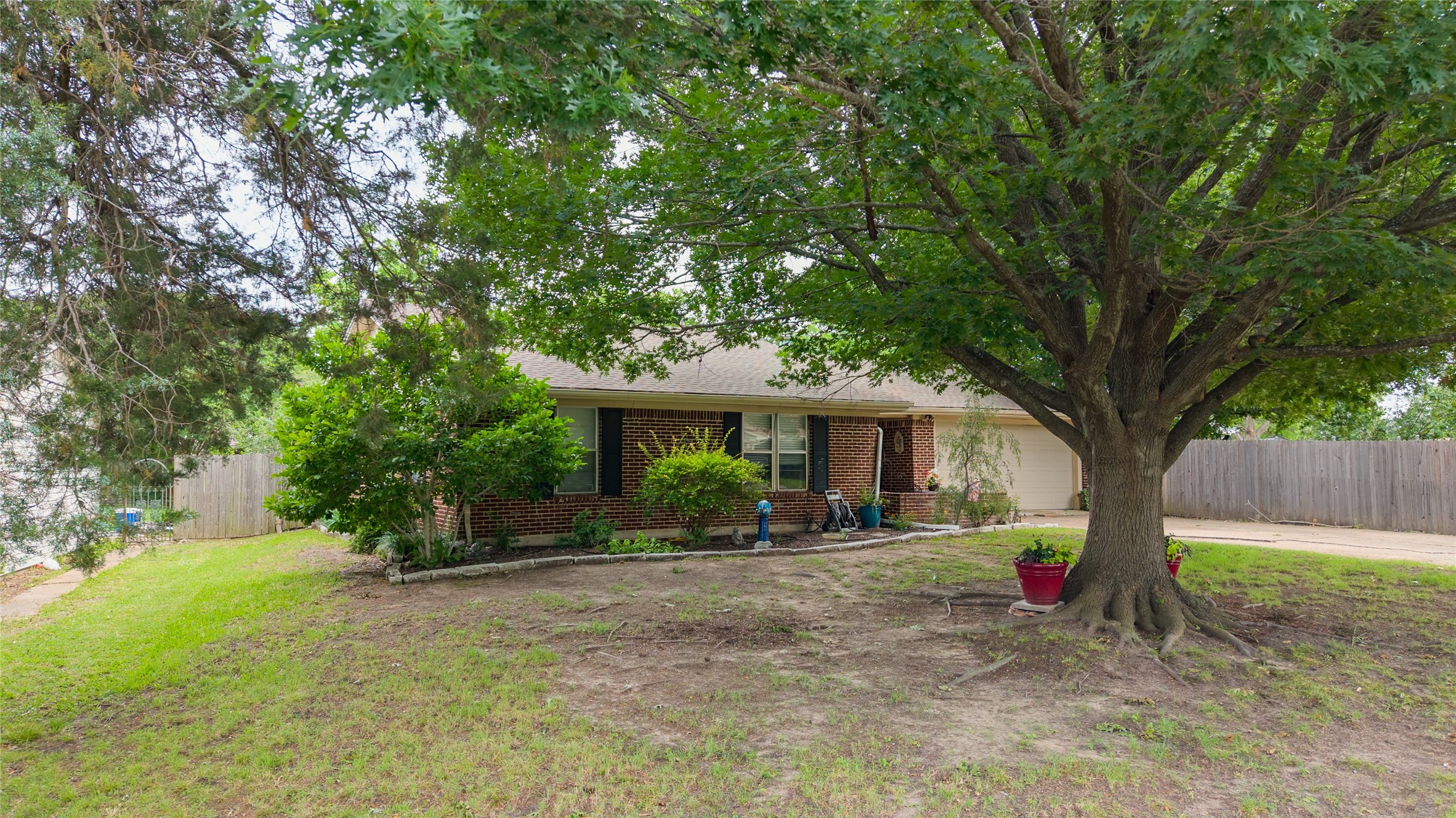 5303 Hilltop Greenville TX 75402