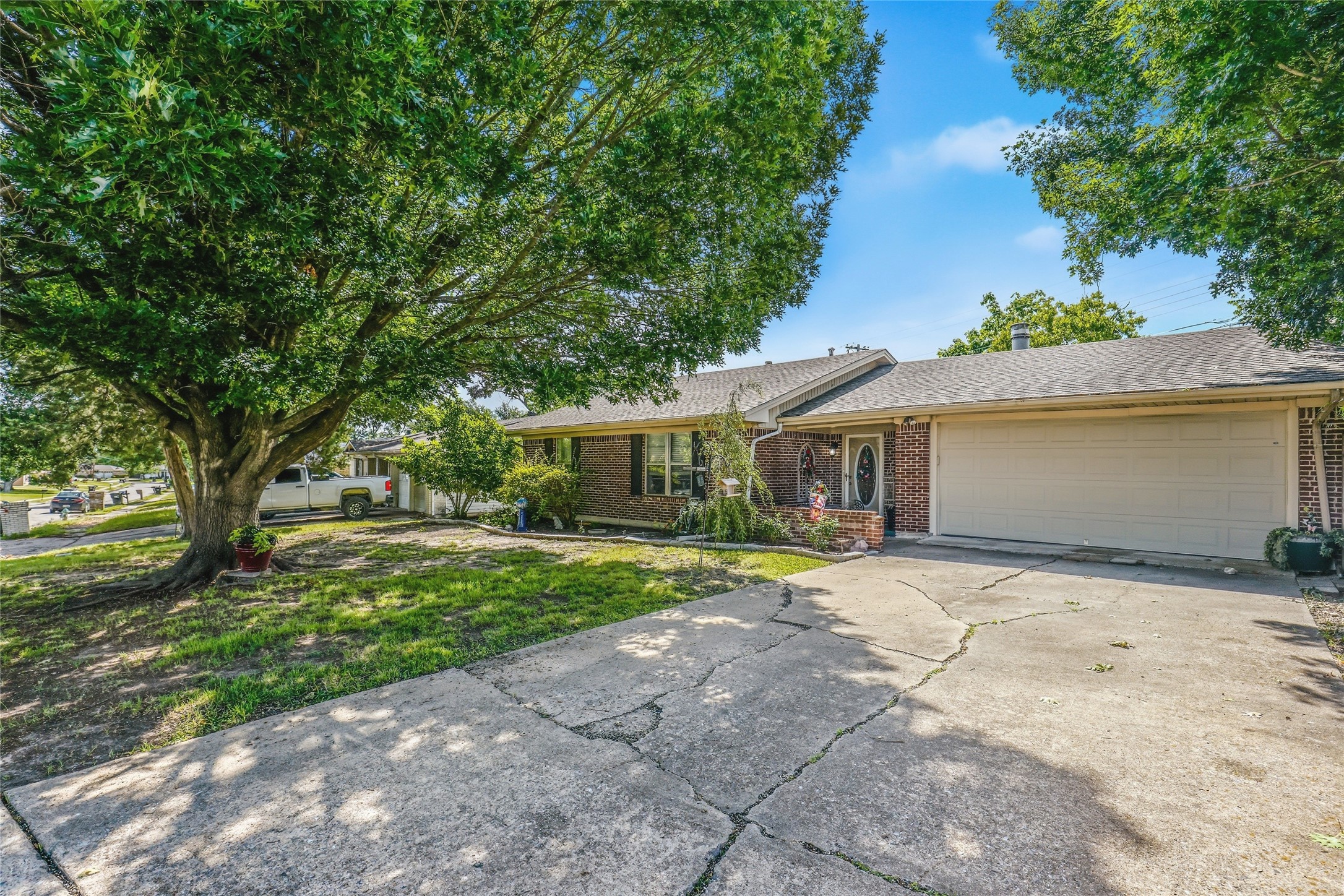 5303 Hilltop Greenville TX 75402