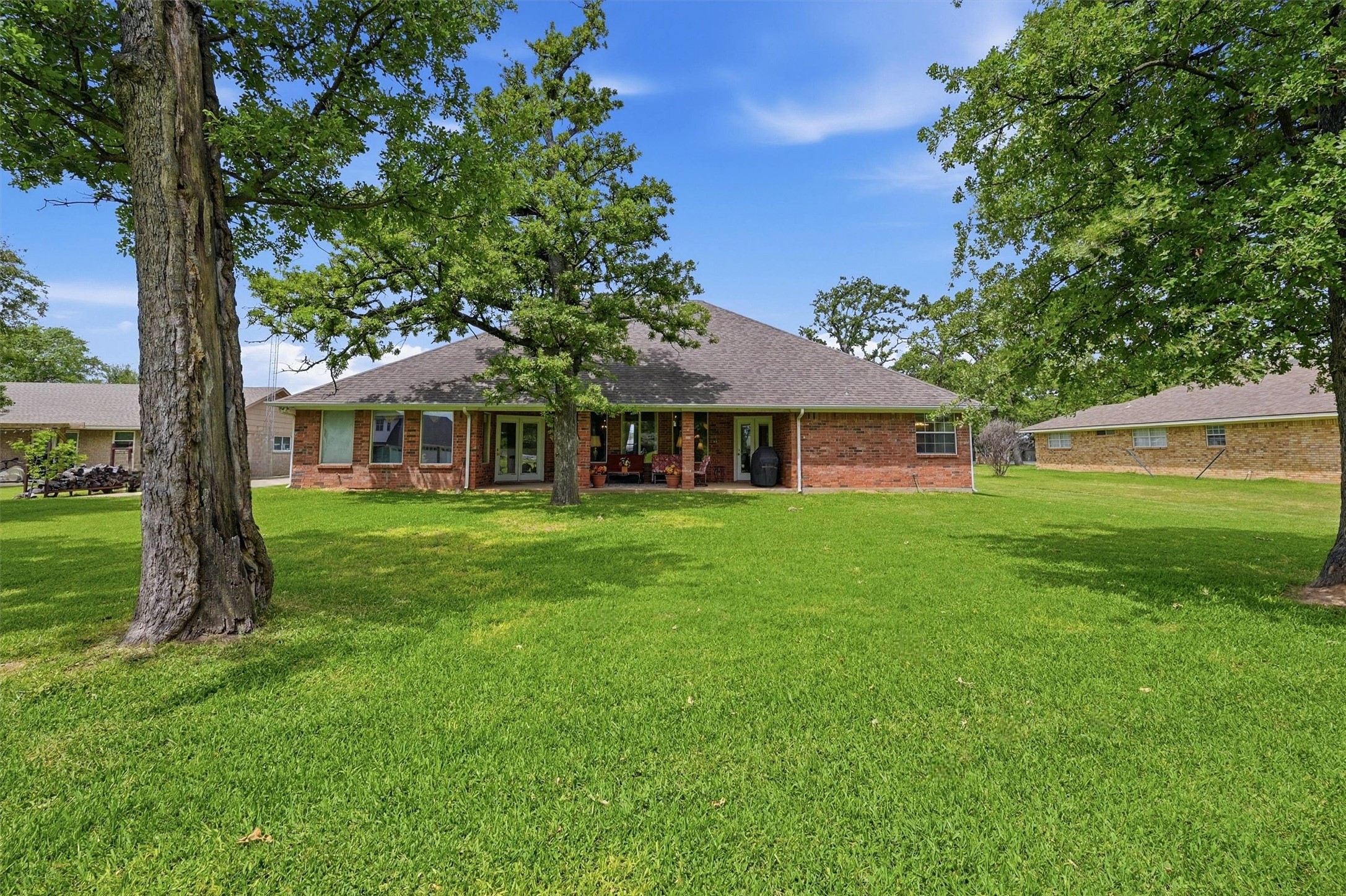 730 Kiowa Drive W Lake Kiowa TX 76240