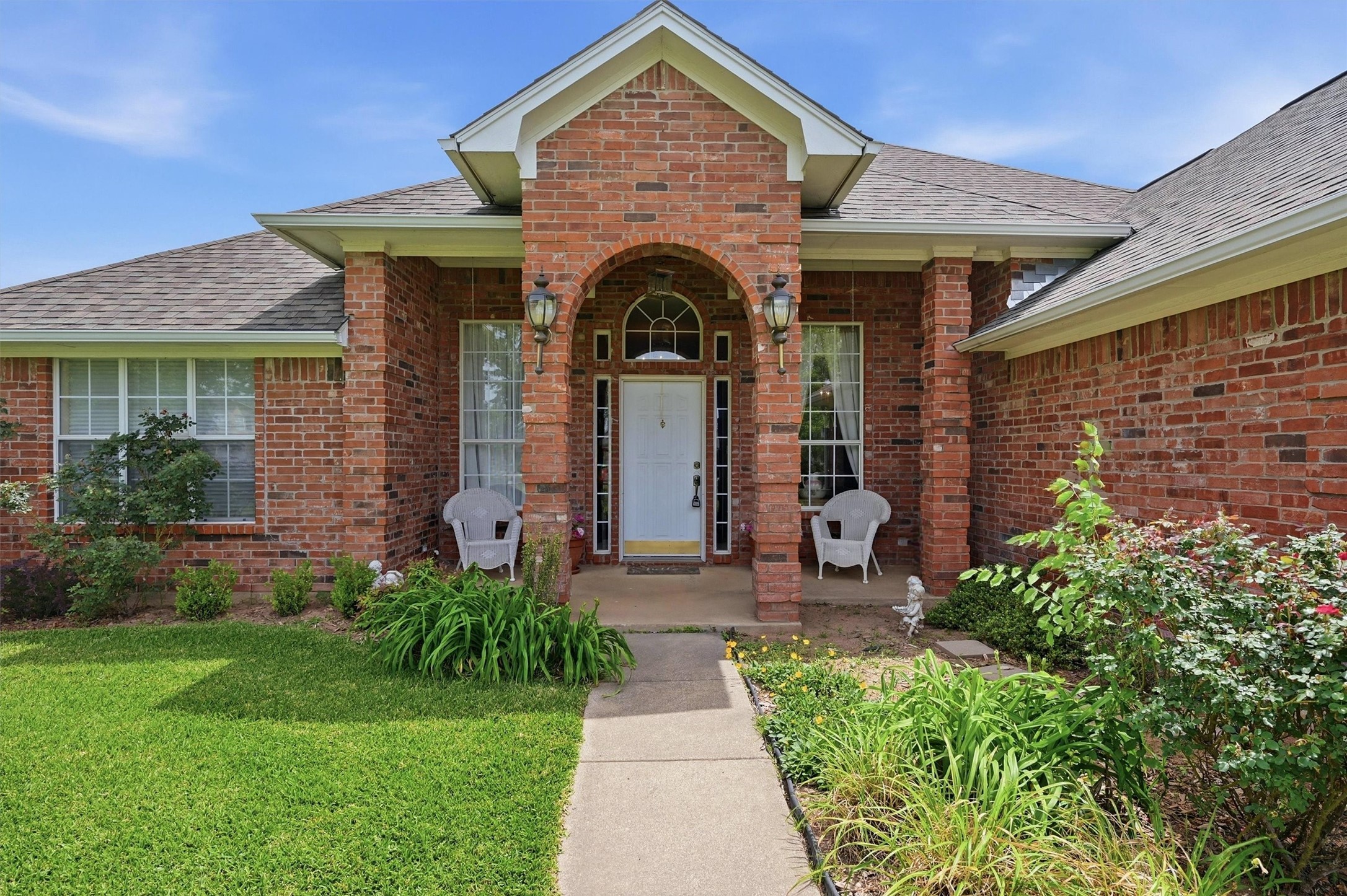 730 Kiowa Drive W Lake Kiowa TX 76240