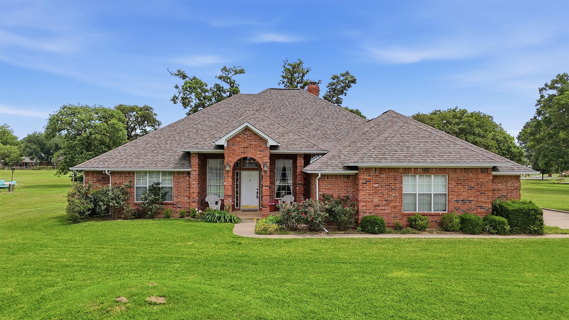 730 Kiowa Drive W Lake Kiowa TX 76240
