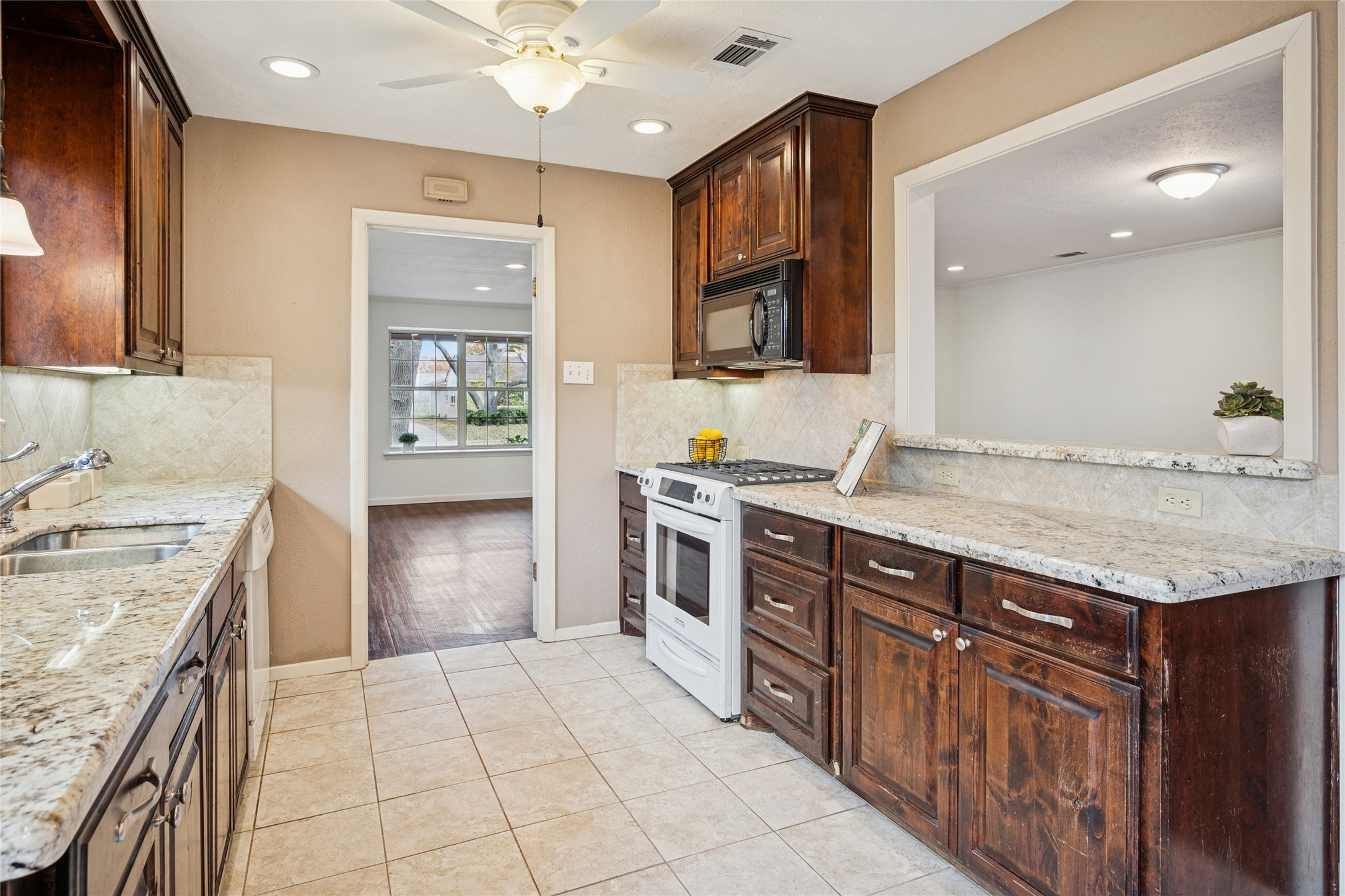 611 Parkview Lane Richardson TX 75080