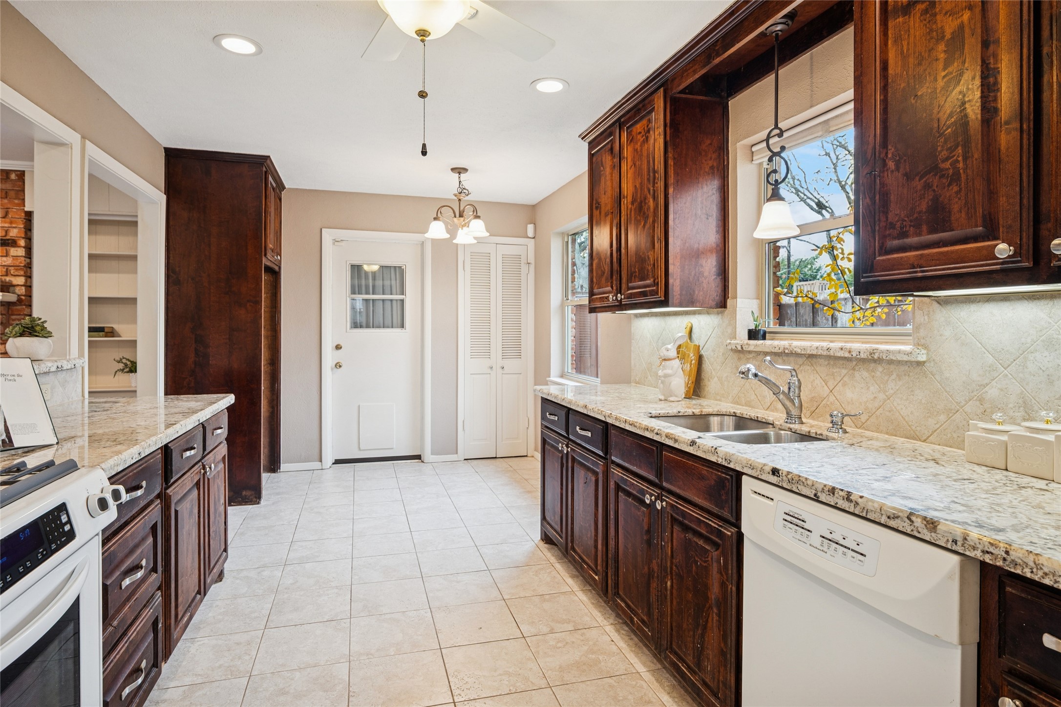 611 Parkview Lane Richardson TX 75080