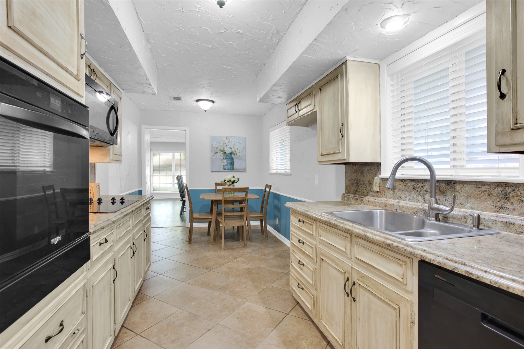 1605 Oakhill Drive Sherman TX 75092