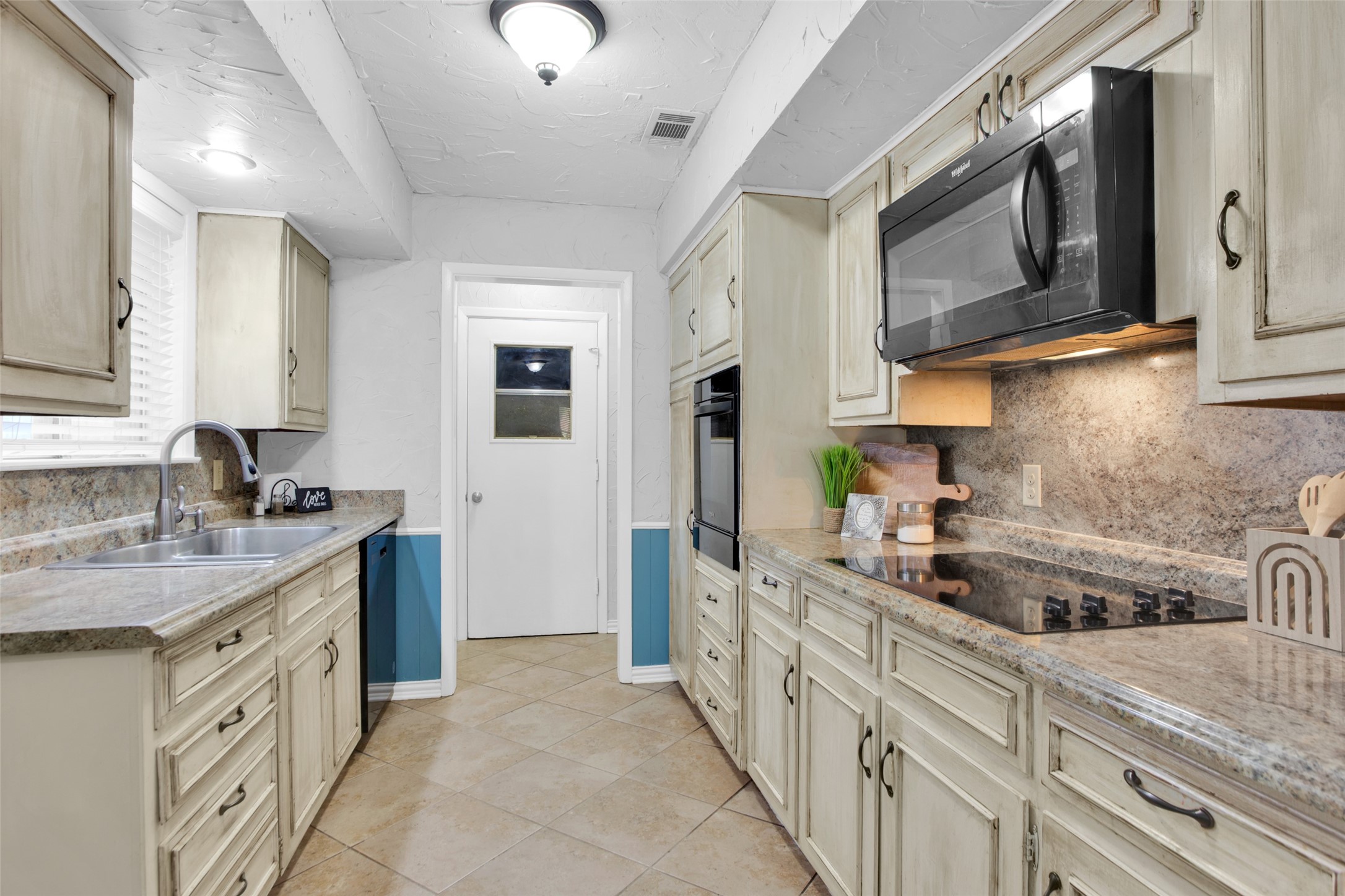 1605 Oakhill Drive Sherman TX 75092