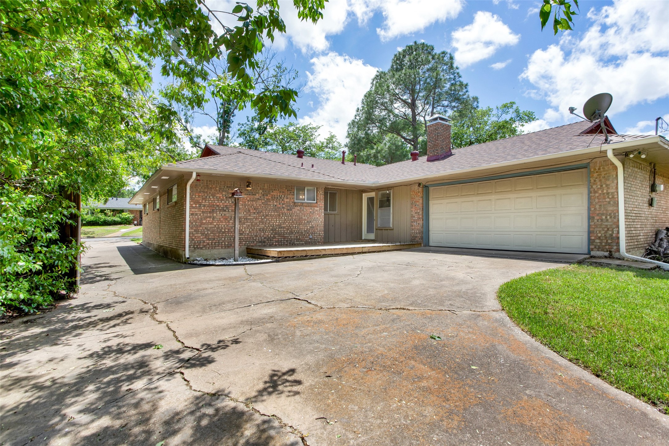 1605 Oakhill Drive Sherman TX 75092
