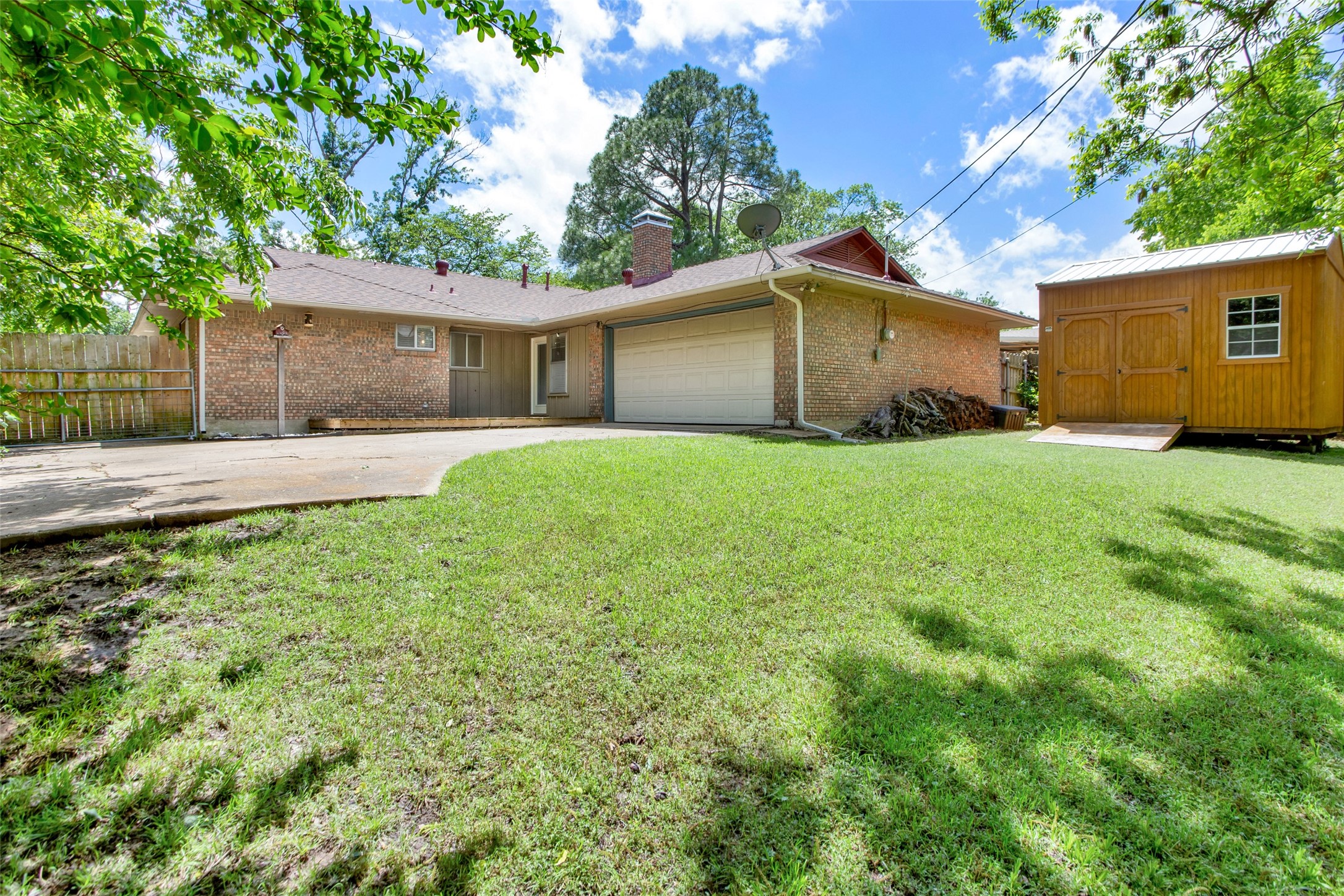 1605 Oakhill Drive Sherman TX 75092