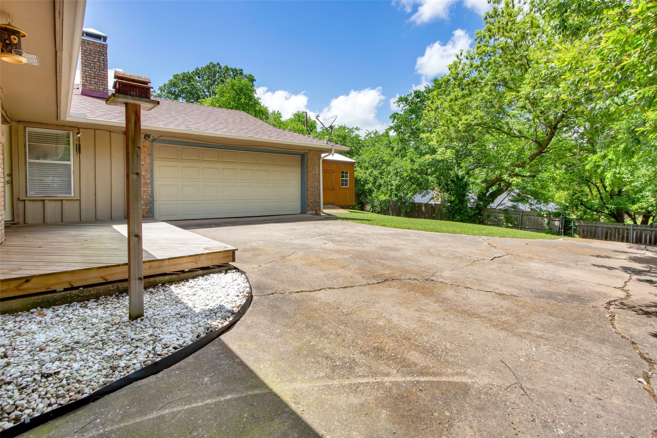 1605 Oakhill Drive Sherman TX 75092