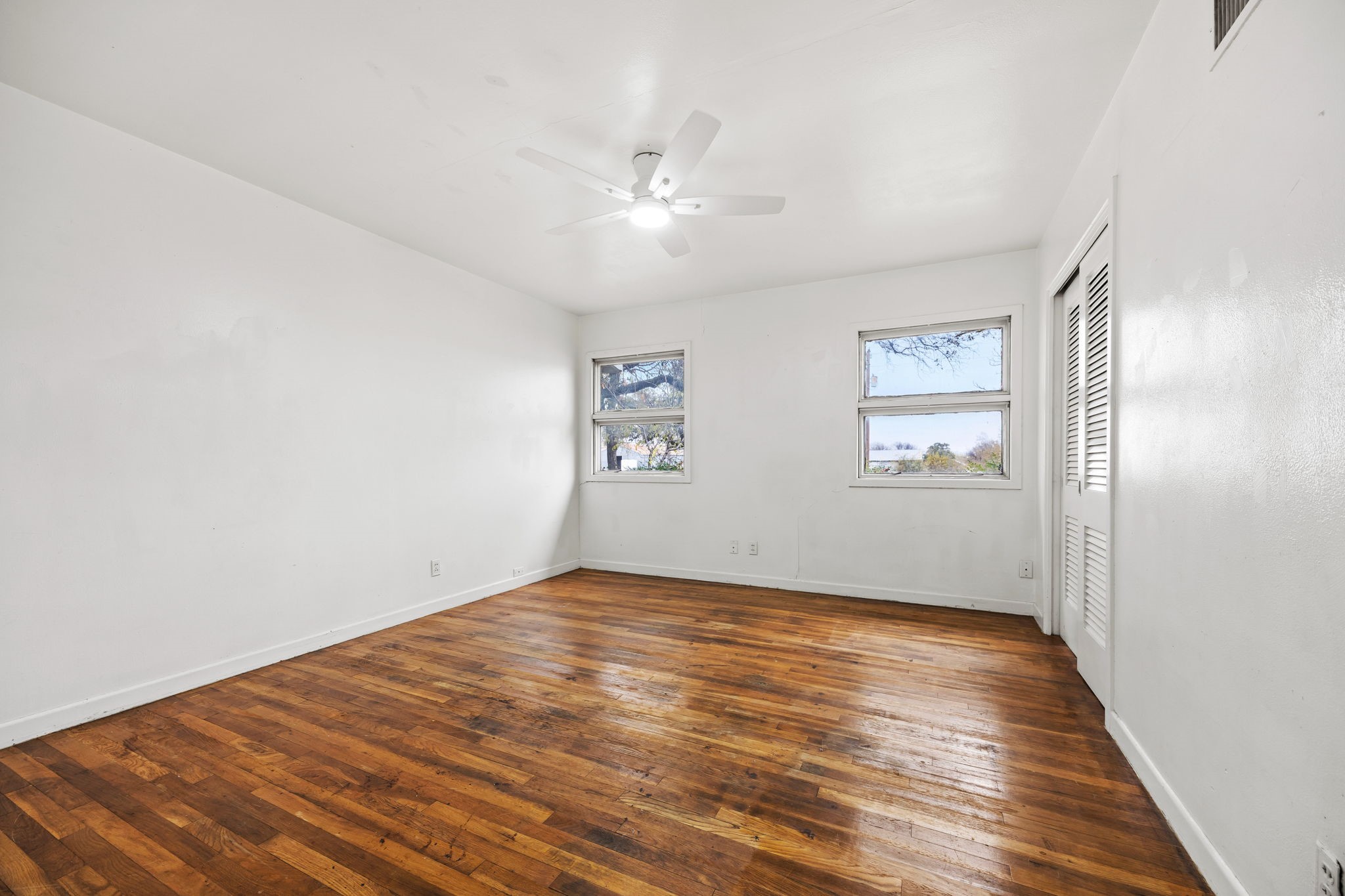 1002 W Woodlawn Street San Saba TX 76877