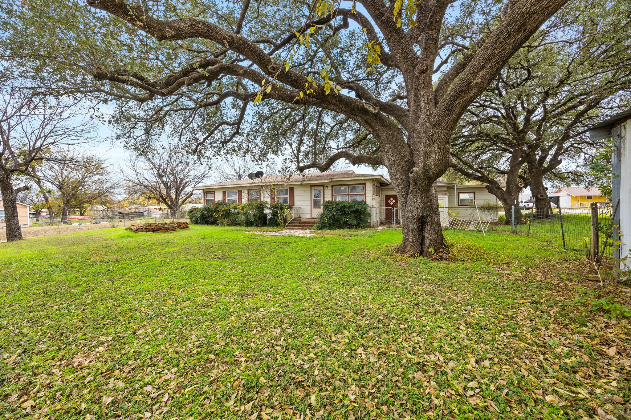 1002 W Woodlawn Street San Saba TX 76877
