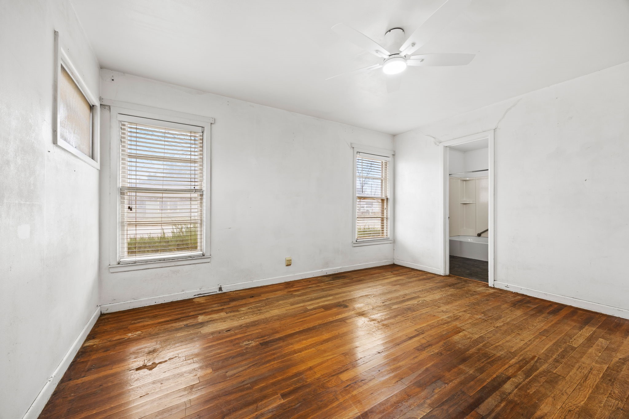 1002 W Woodlawn Street San Saba TX 76877