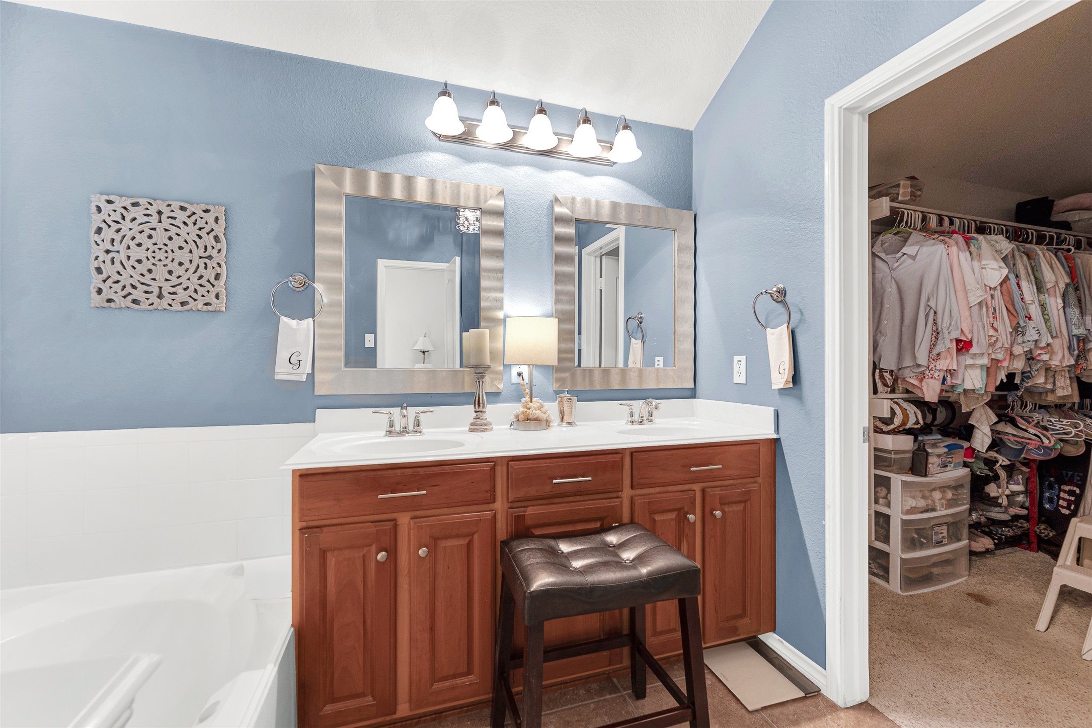 1208 Sea Pines Drive Savannah TX 76227