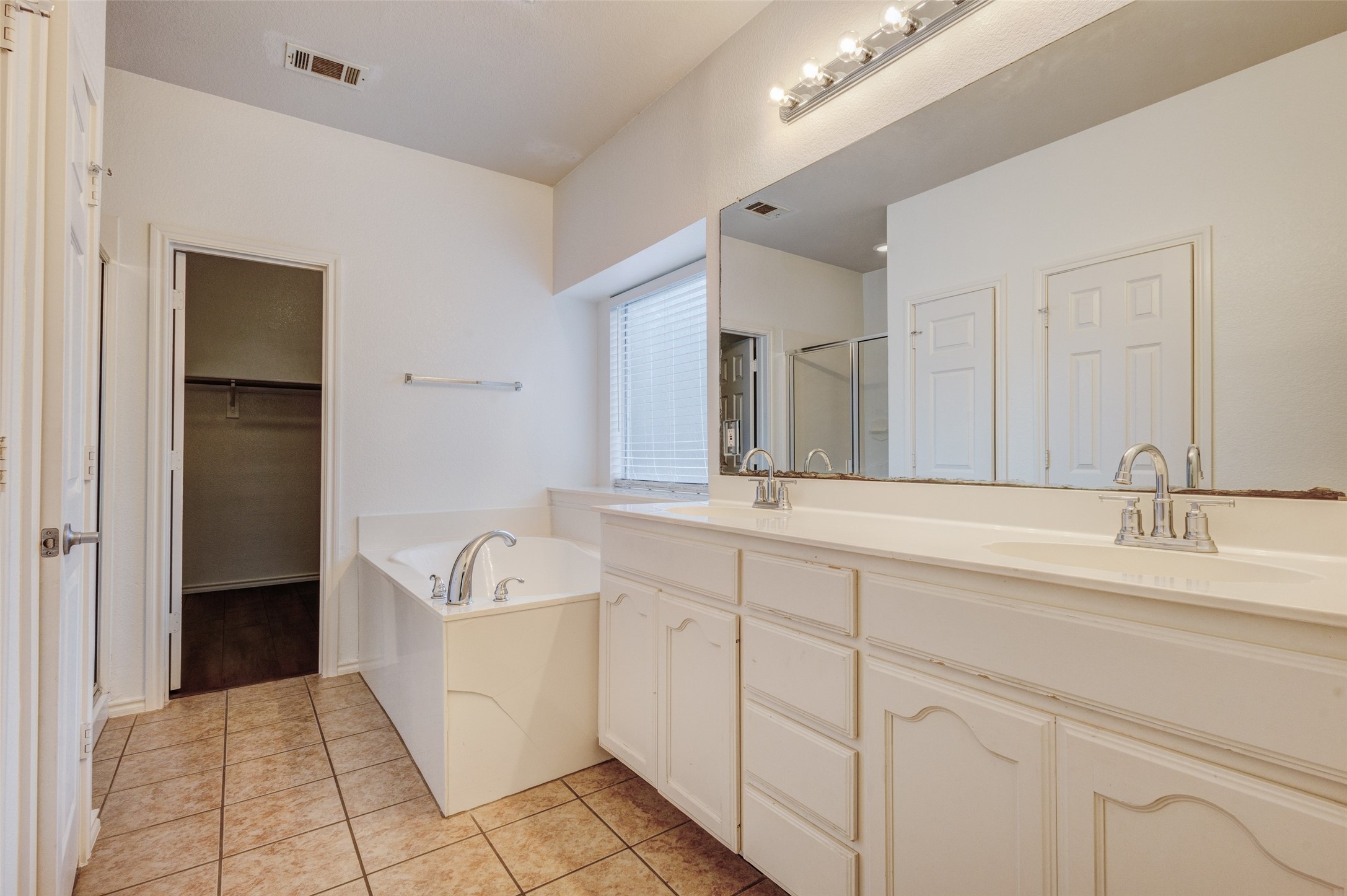 7048 Summit Parc Drive Dallas TX 75249