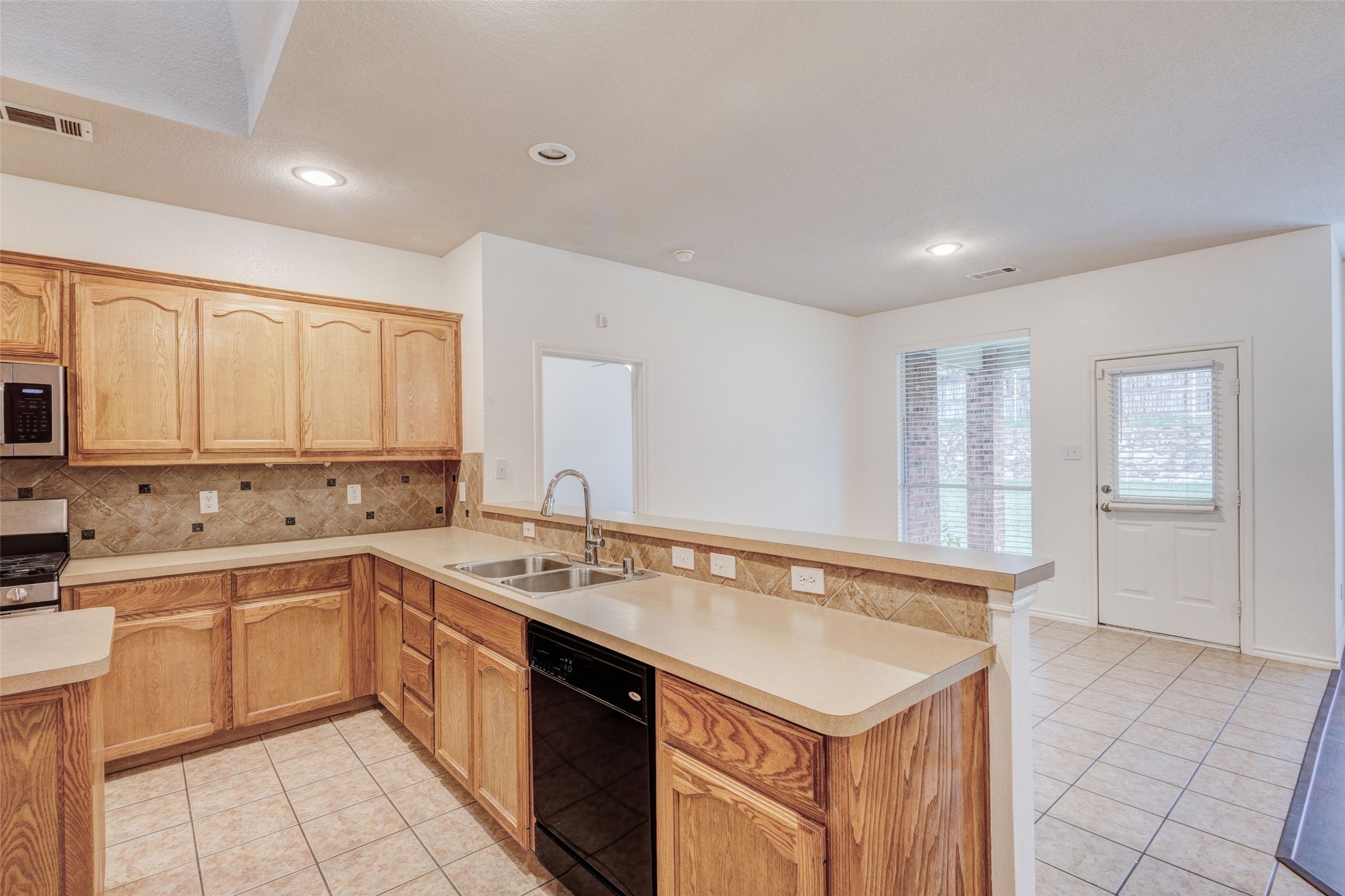 7048 Summit Parc Drive Dallas TX 75249