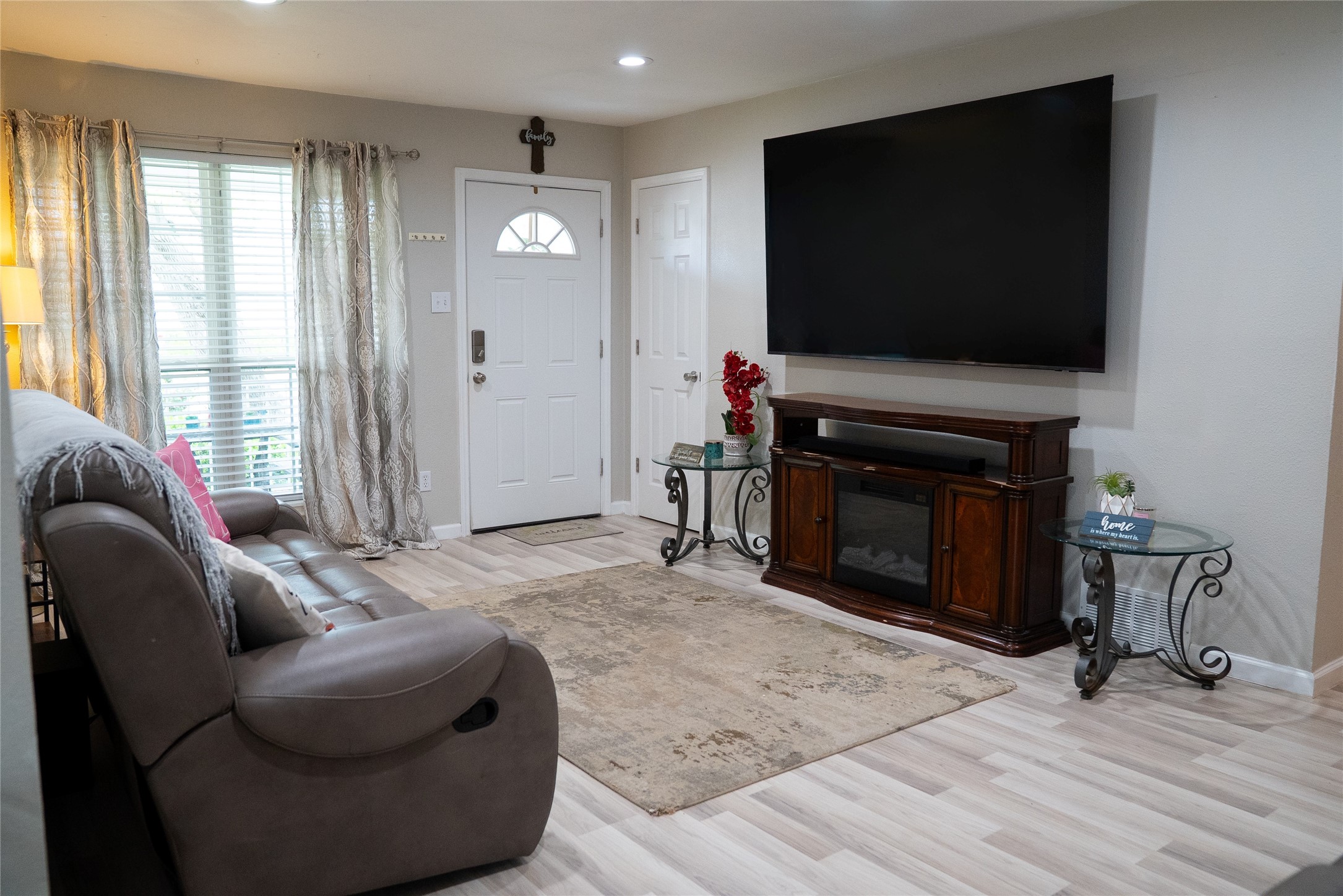 2319 Toulon Lane Dallas TX 75227