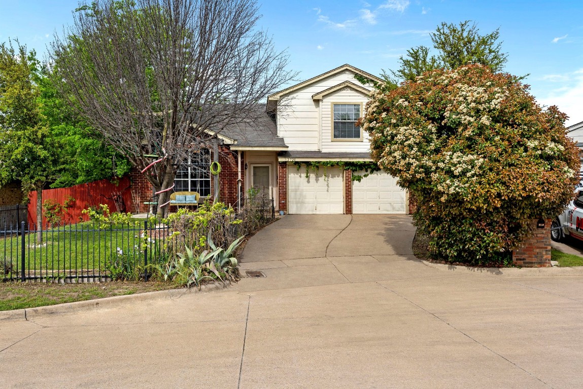 2720 Yoakum Street Fort Worth TX 76108