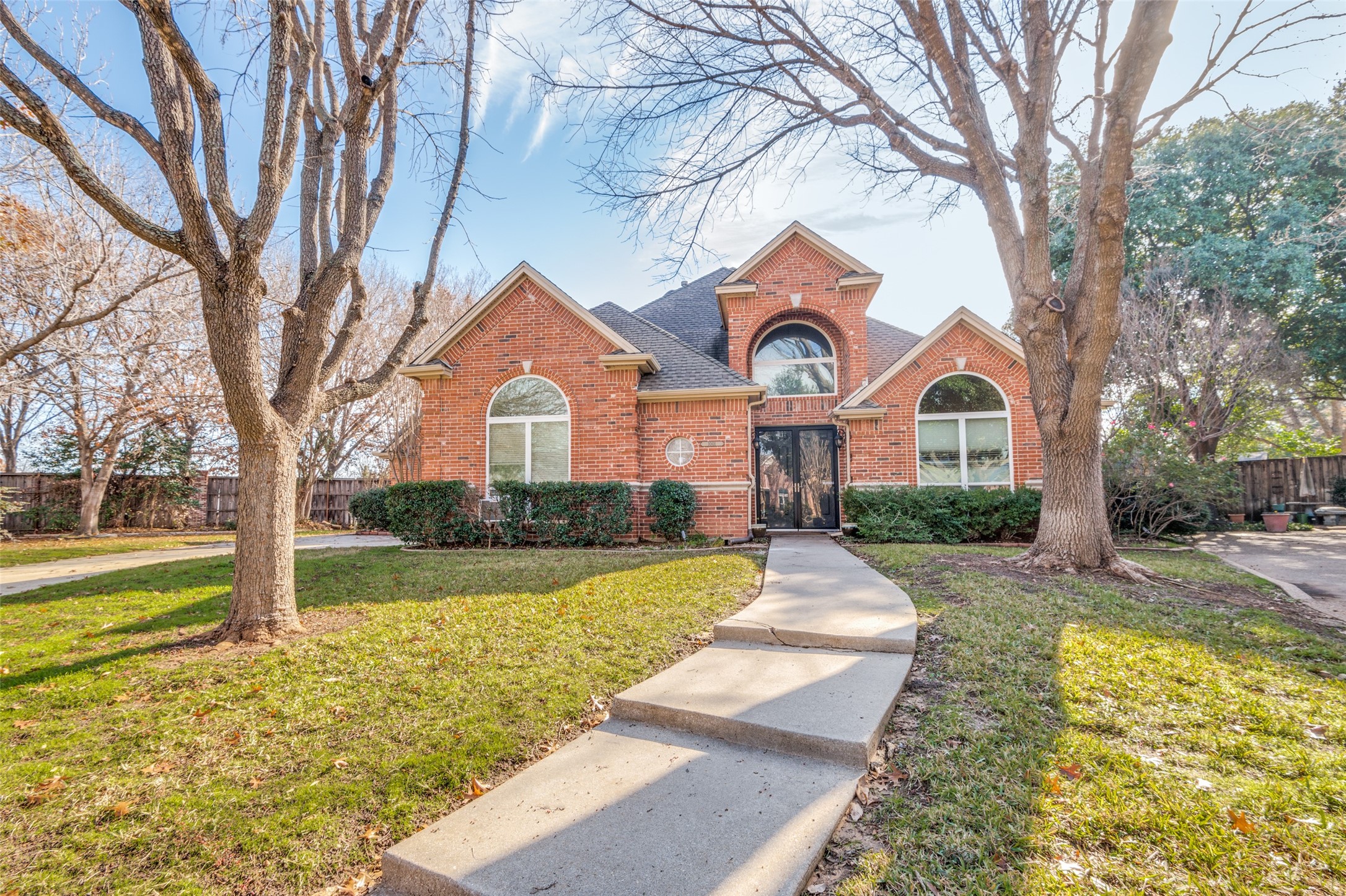 1001 Village Green Court Arlington TX 76012