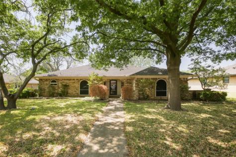 303 Genoa Drive Duncanville TX 75116