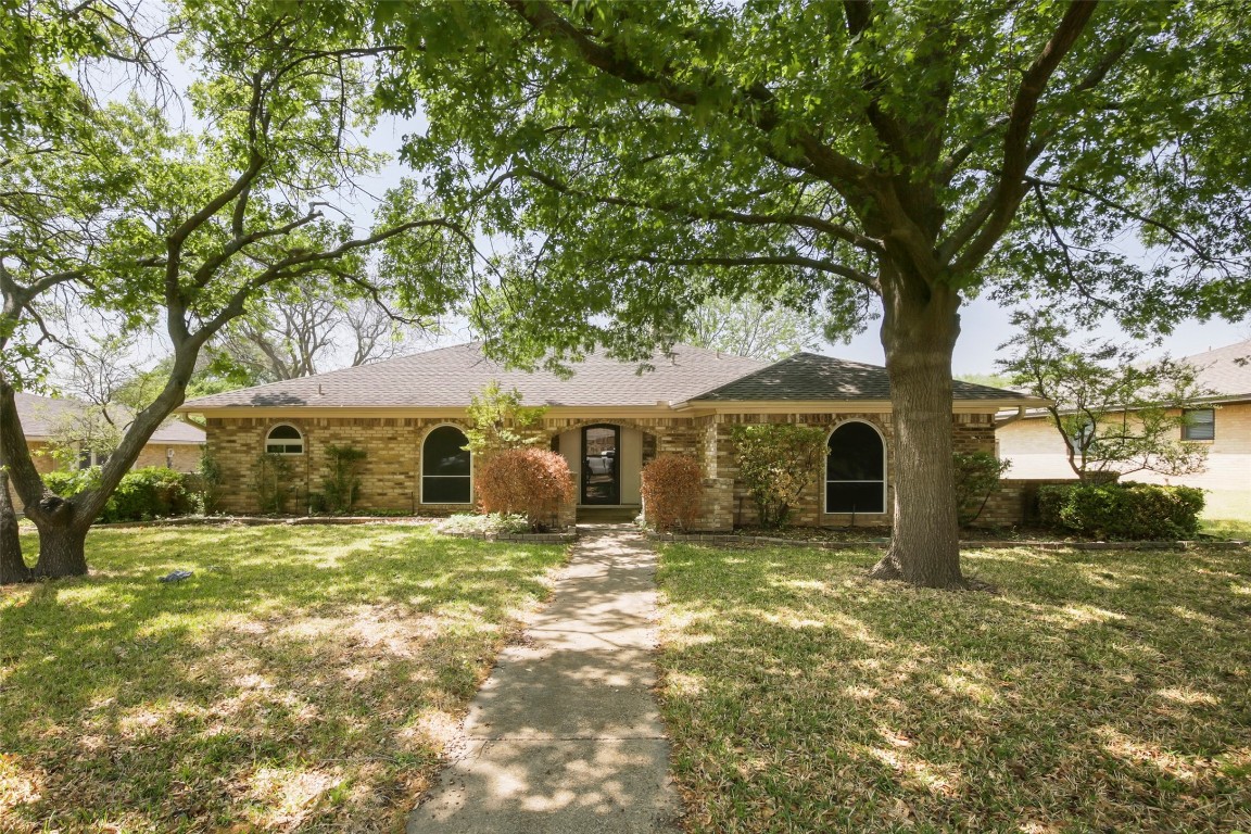 303 Genoa Drive Duncanville TX 75116