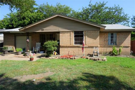 226 W Cober Drive Grand Prairie TX 75051