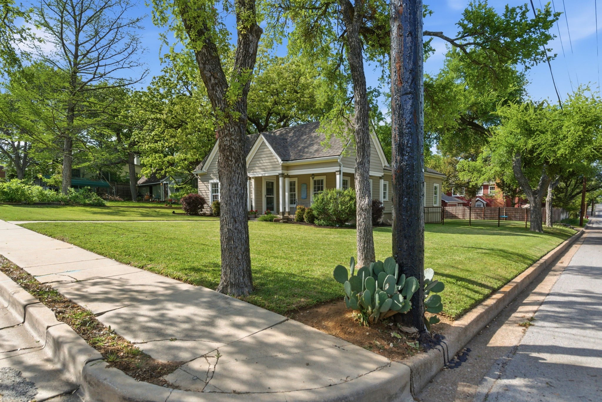 502 W Josephine Street Weatherford TX 76086