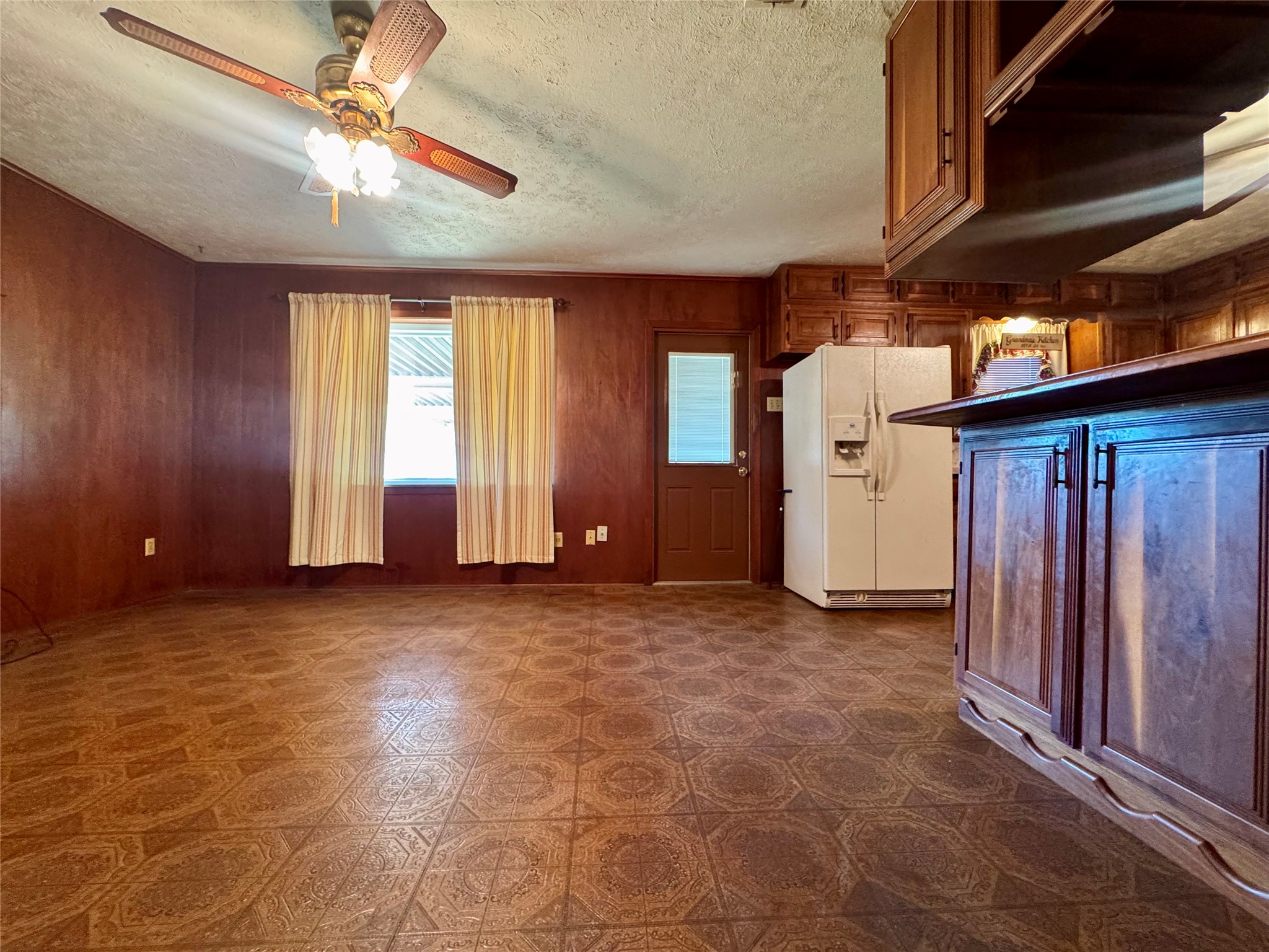 132 Columbia Palestine TX 75803