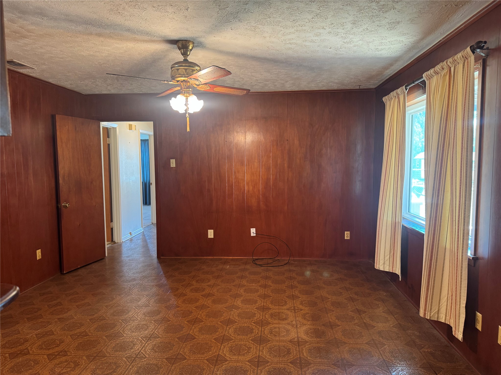 132 Columbia Palestine TX 75803