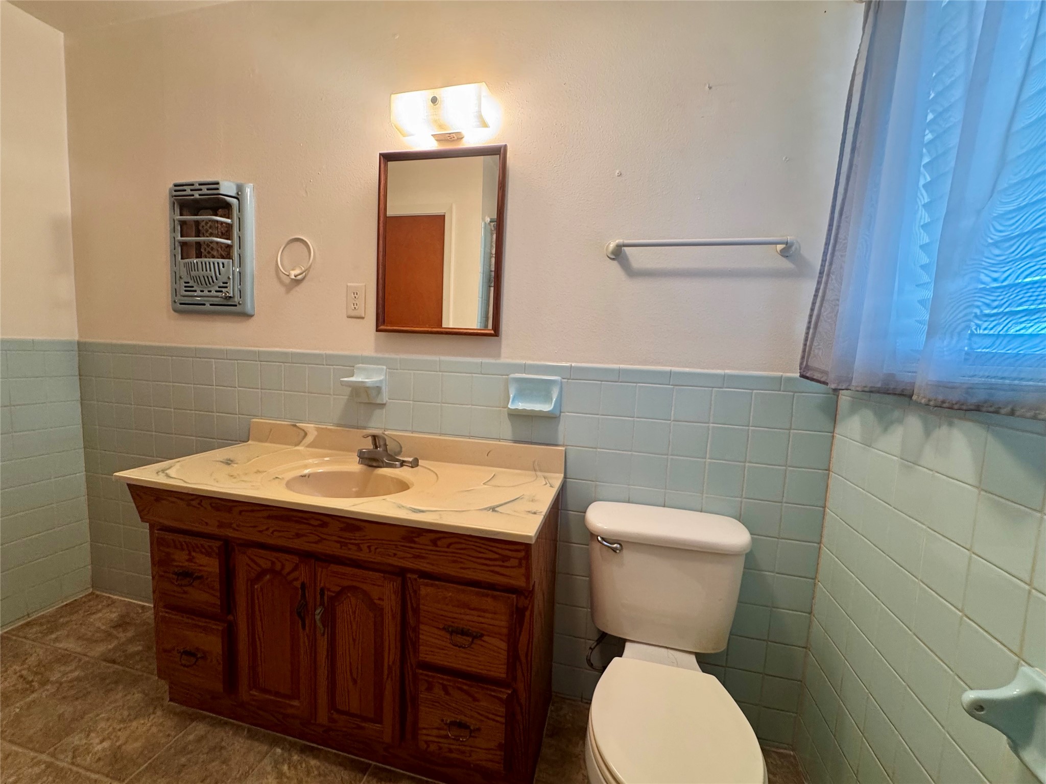 132 Columbia Palestine TX 75803