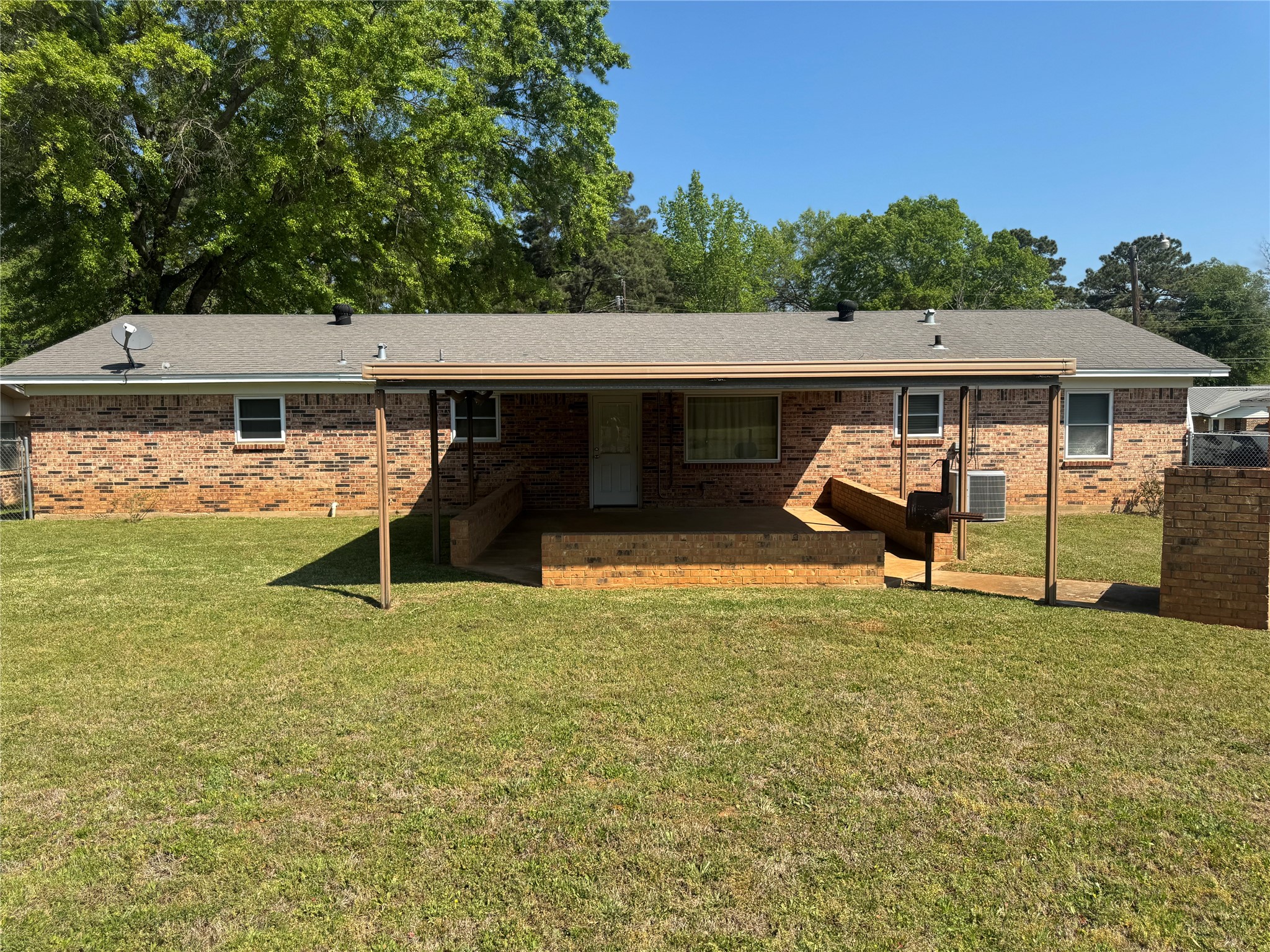 132 Columbia Palestine TX 75803