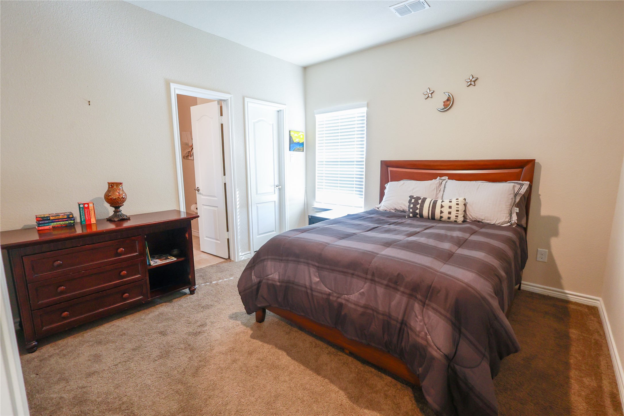 2711 Fleur De Lis Lane Grand Prairie TX 75054