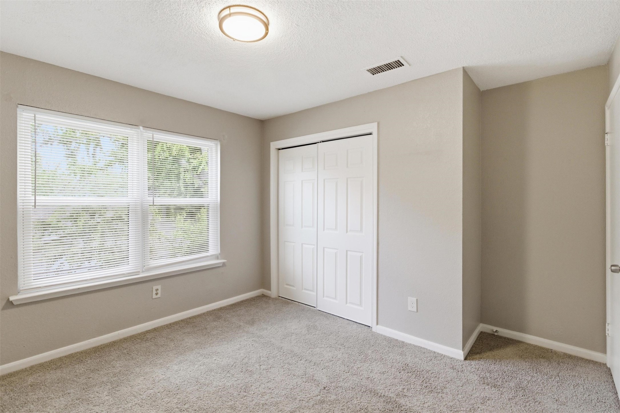 2462 Claremont Drive Grand Prairie TX 75052