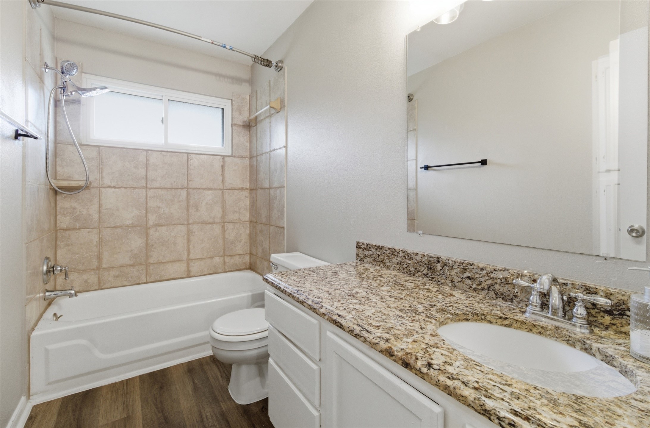 2462 Claremont Drive Grand Prairie TX 75052