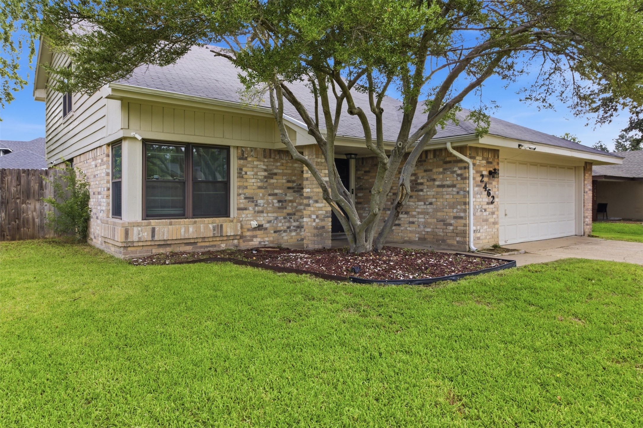 2462 Claremont Drive Grand Prairie TX 75052