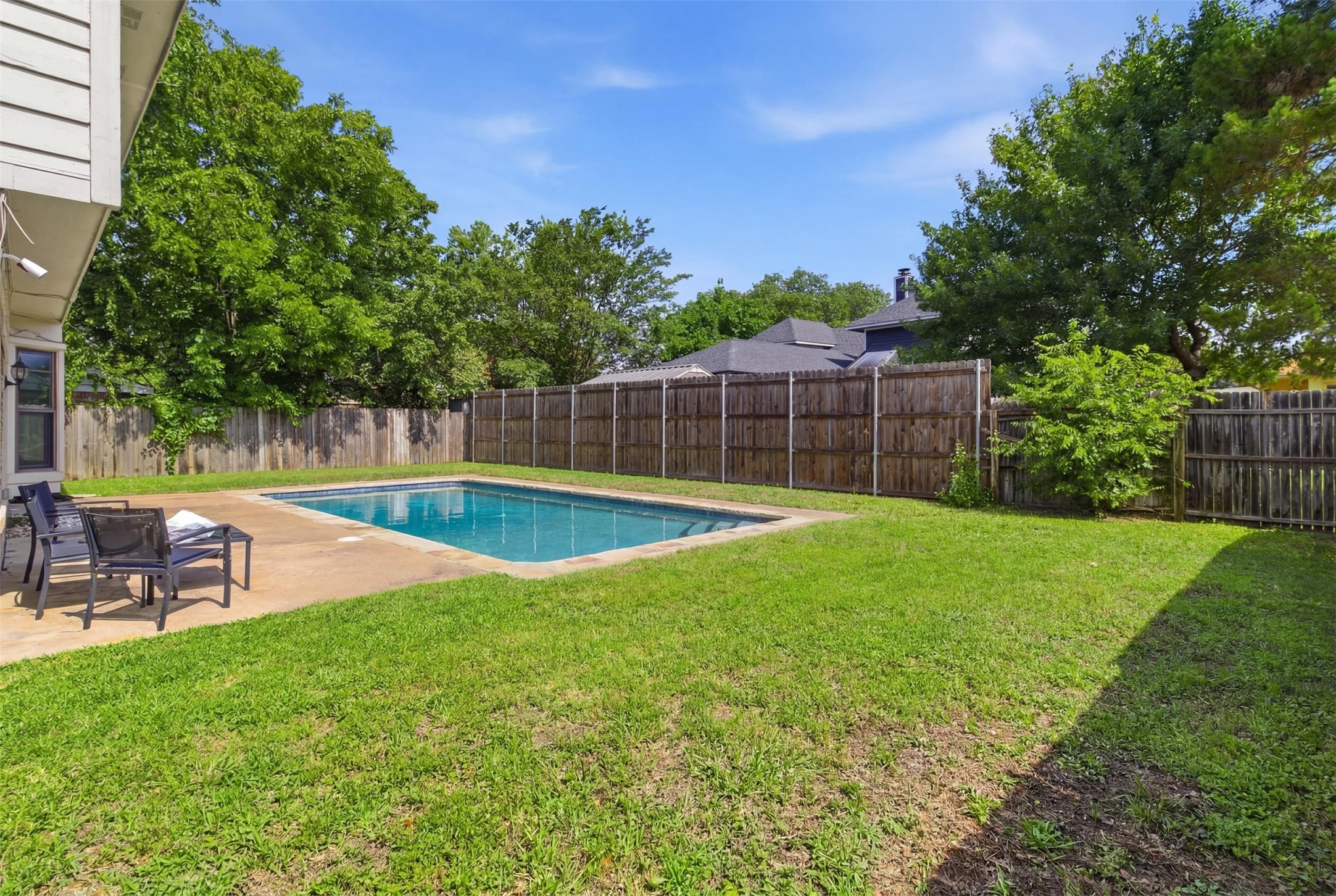 2462 Claremont Drive Grand Prairie TX 75052